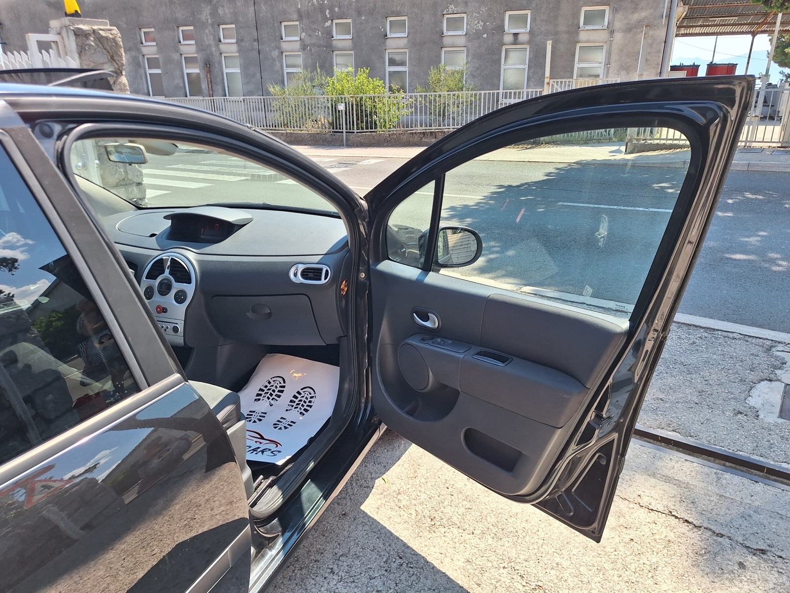 Renault Modus 1,2 16V automatik PANORAMSKI KROV, fotografija 13