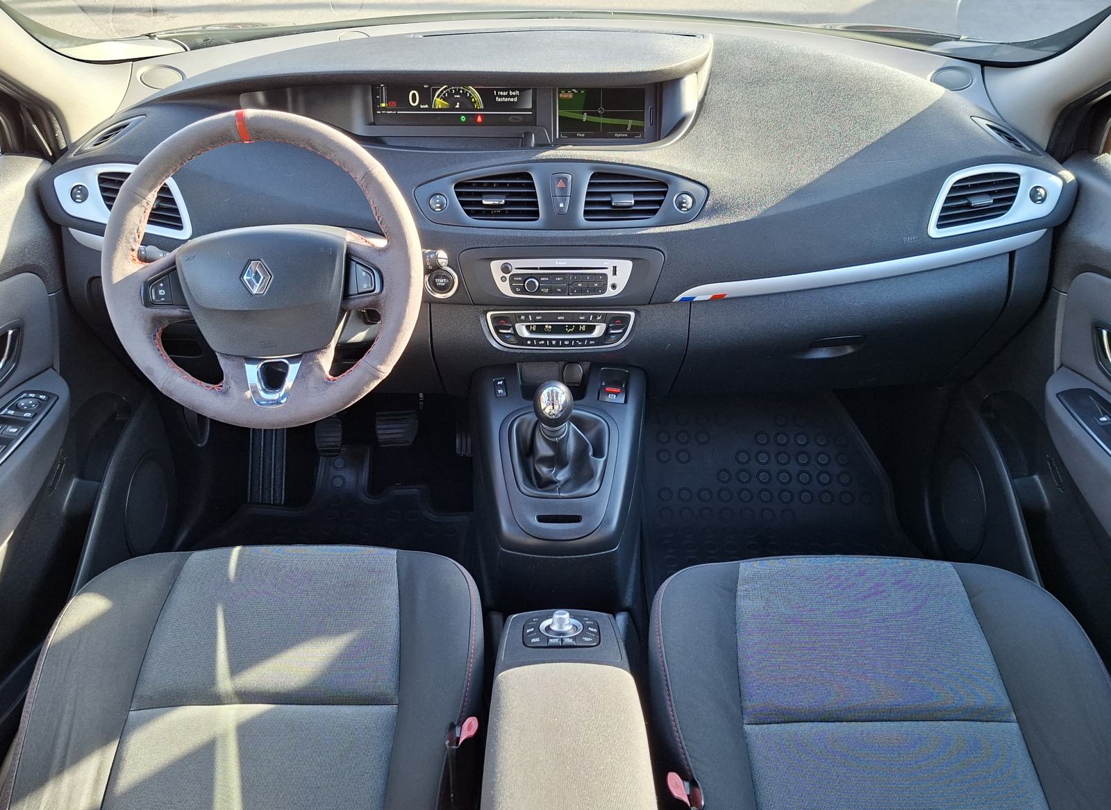 Renault Scenic 1,2 TCe 115-7 SJEDALA-PDC-NAVI-TEMPOMAT-REG 7MJ, fotografija 19