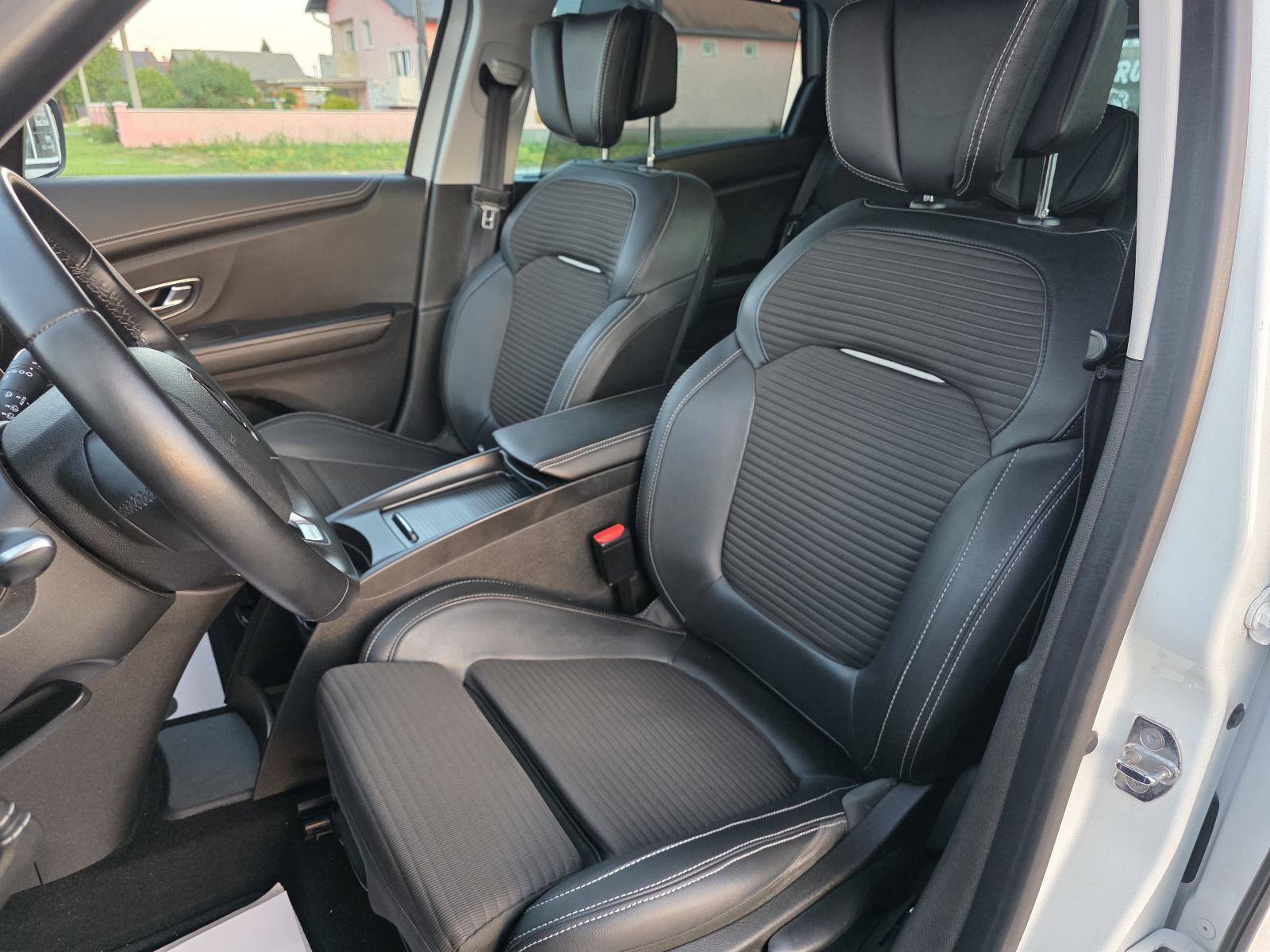 Renault Scenic 1.3 TCe INTENS,103kw,MOGUČNOST BRZOG KREDITA, fotografija 11