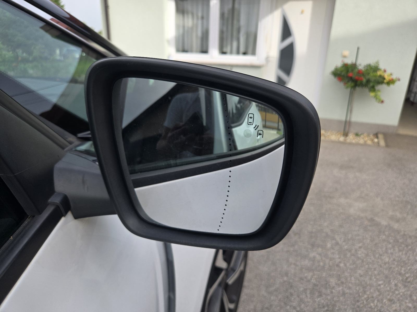 Renault Scenic 1.3 TCe, LED, koža, Navigacija, Head-up display, fotografija 5