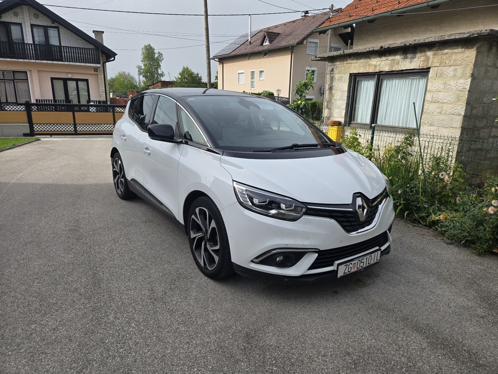 Renault Scenic 1.3 TCe, LED, koža, Navigacija, Head-up display, fotografija 2