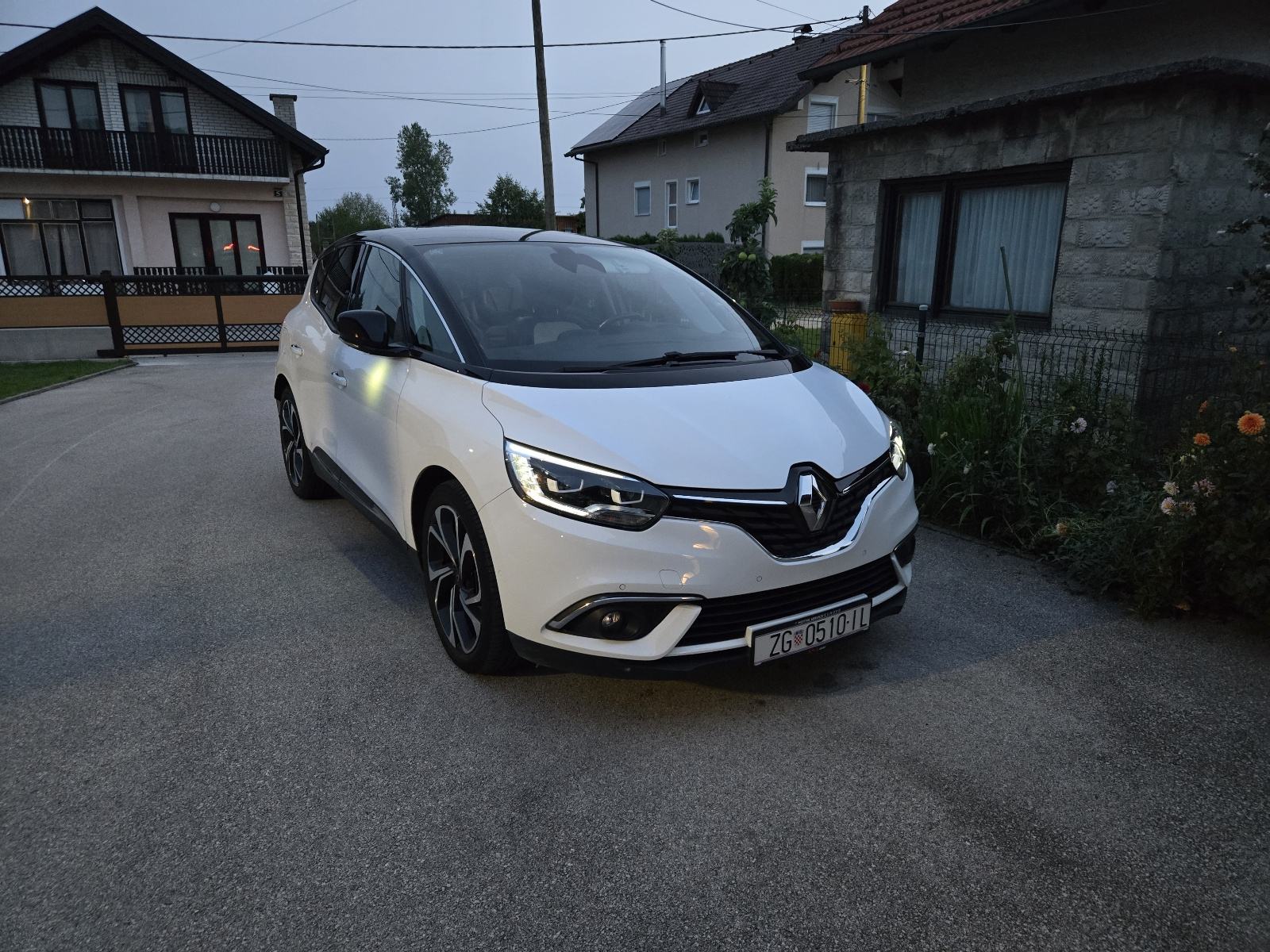 Renault Scenic 1.3 TCe, LED, koža, Navigacija, Head-up display, fotografija 19