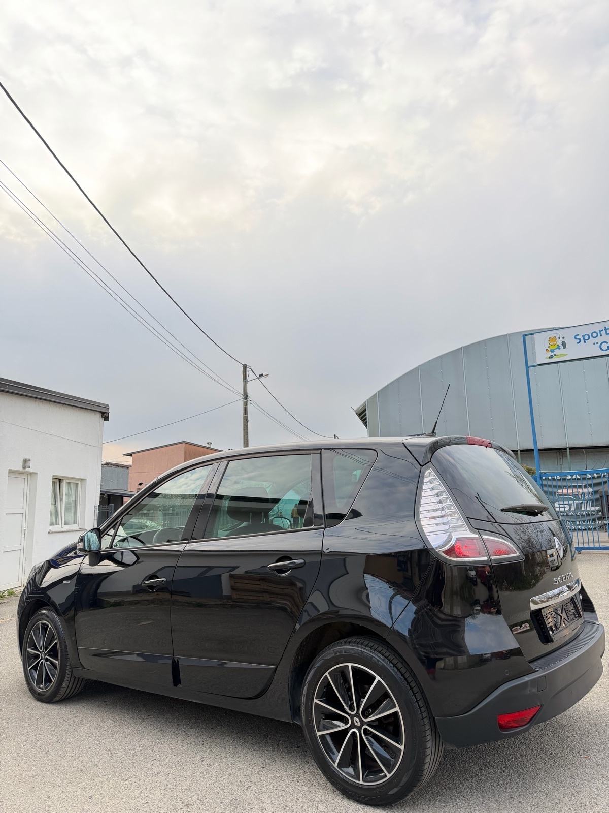 Renault Scenic 1,5 dCi *BOSE*FULL OPREMA*NOVI SET ZUPCASTOG/KVACILA*, fotografija 3