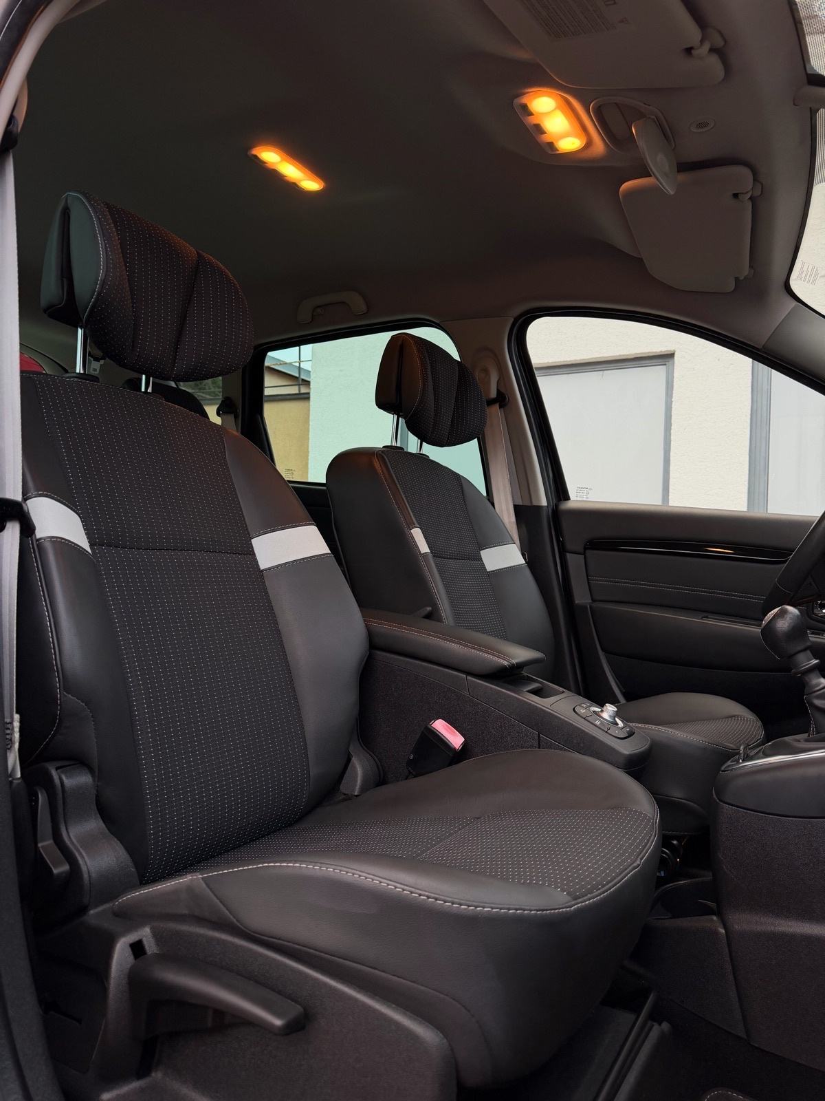 Renault Scenic 1,5 dCi *BOSE*FULL OPREMA*NOVI SET ZUPCASTOG/KVACILA*, fotografija 5