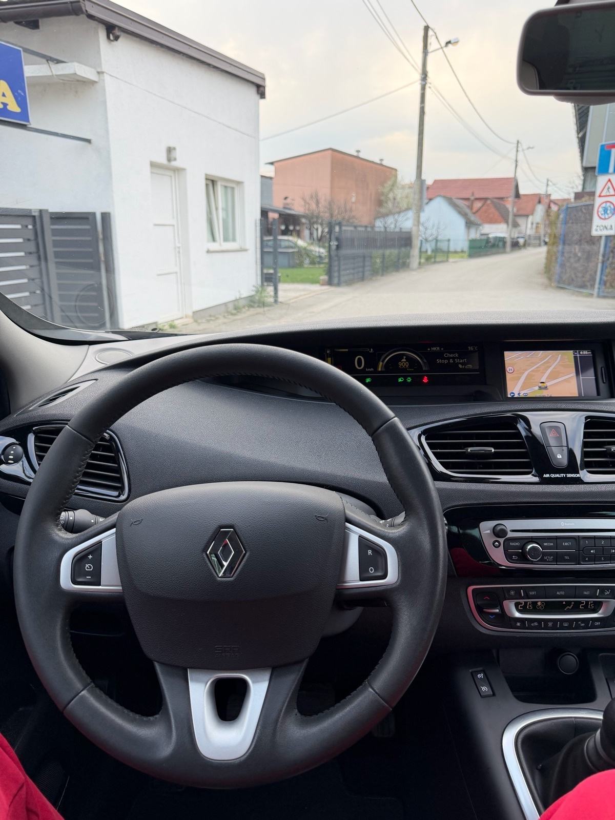 Renault Scenic 1,5 dCi *BOSE*FULL OPREMA*NOVI SET ZUPCASTOG/KVACILA*, fotografija 11