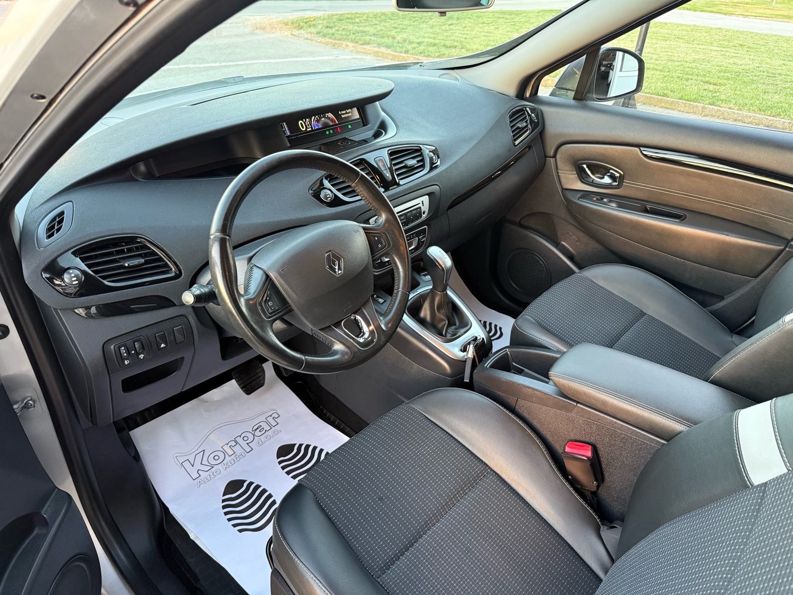 Renault Scenic 1.5 dCi DYNAMIQUE EDC, 81kw, 181.000km, MOG. KREDITA, fotografija 9