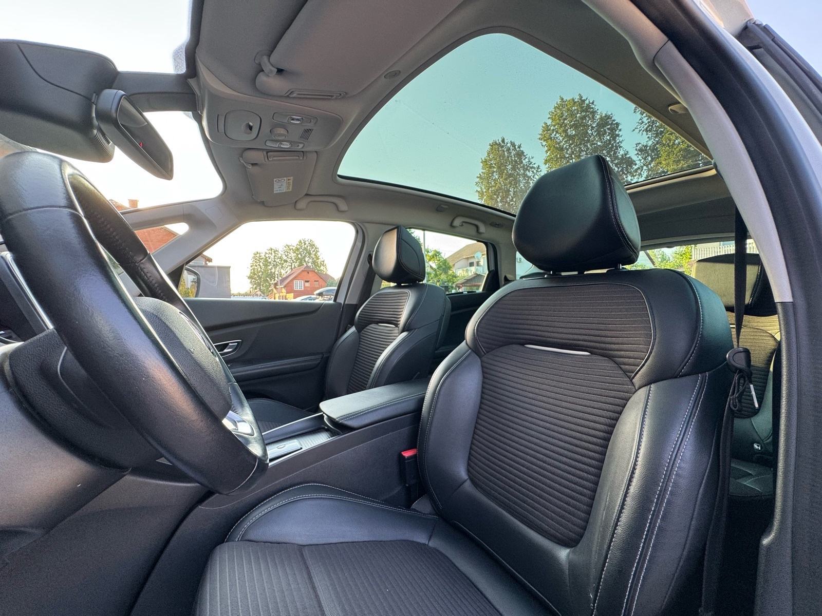 Renault Scenic 1.5 dCi - INTENS, PANO, PERLA, KAM, JAMSTVO, RATA 140e, fotografija 15