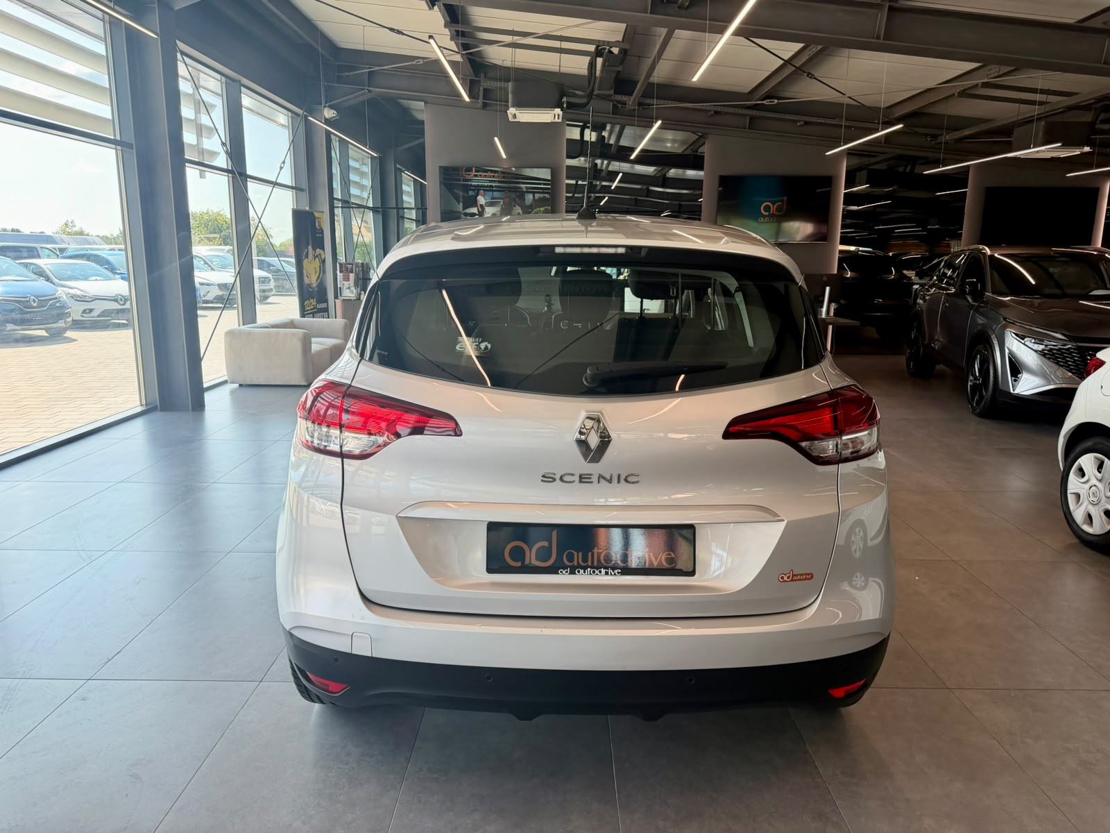 Renault Scenic 1.5 dCi NAVIGACIJA • TEMPOMAT • ALU20" • LEASING, fotografija 6