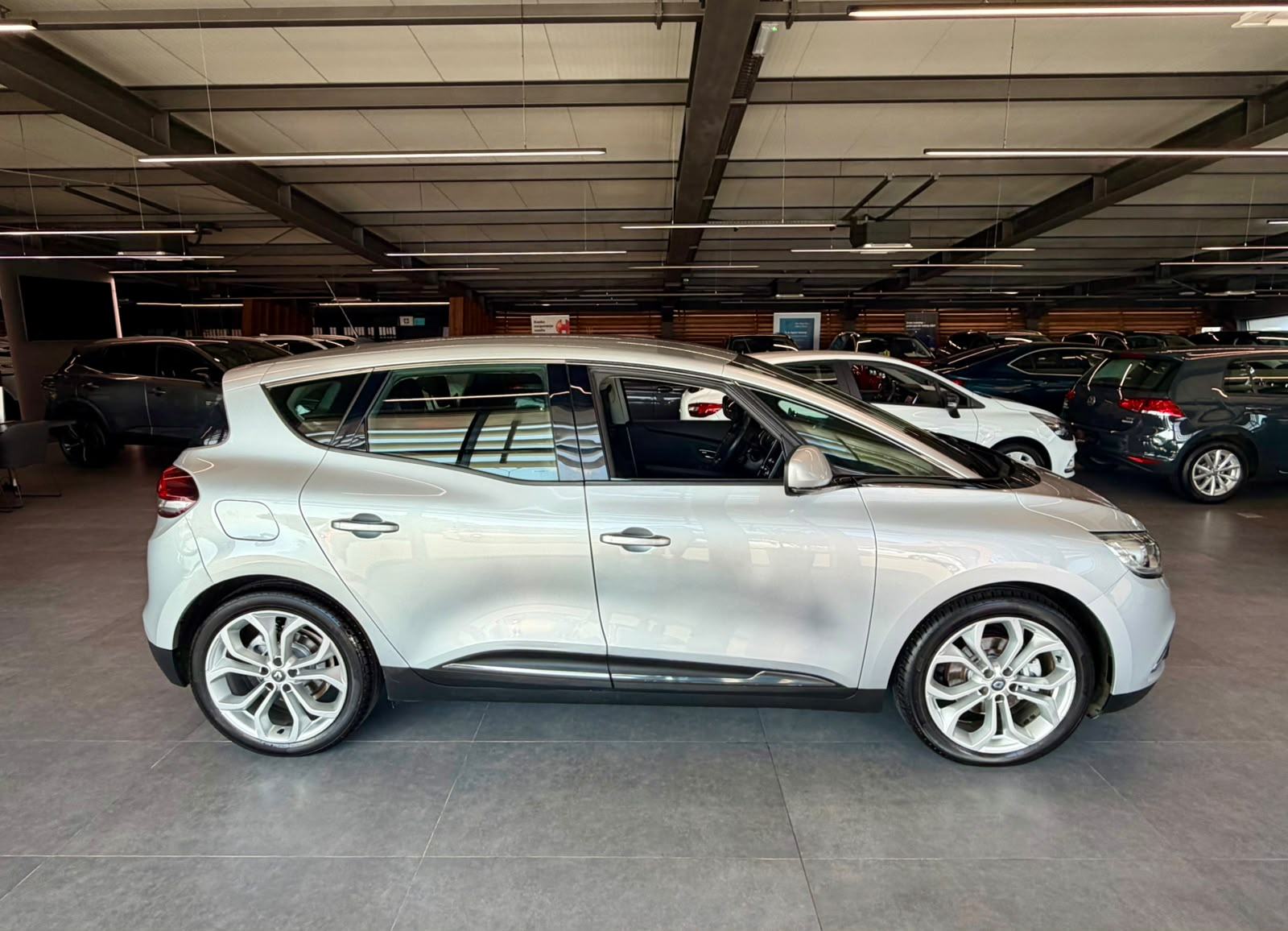 Renault Scenic 1.5 dCi NAVIGACIJA • TEMPOMAT • ALU20" • LEASING, fotografija 7