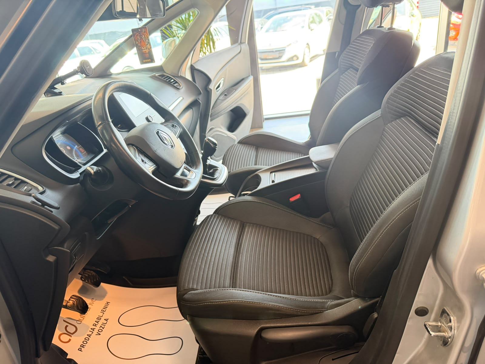 Renault Scenic 1.5 dCi NAVIGACIJA • TEMPOMAT • ALU20" • LEASING, fotografija 14