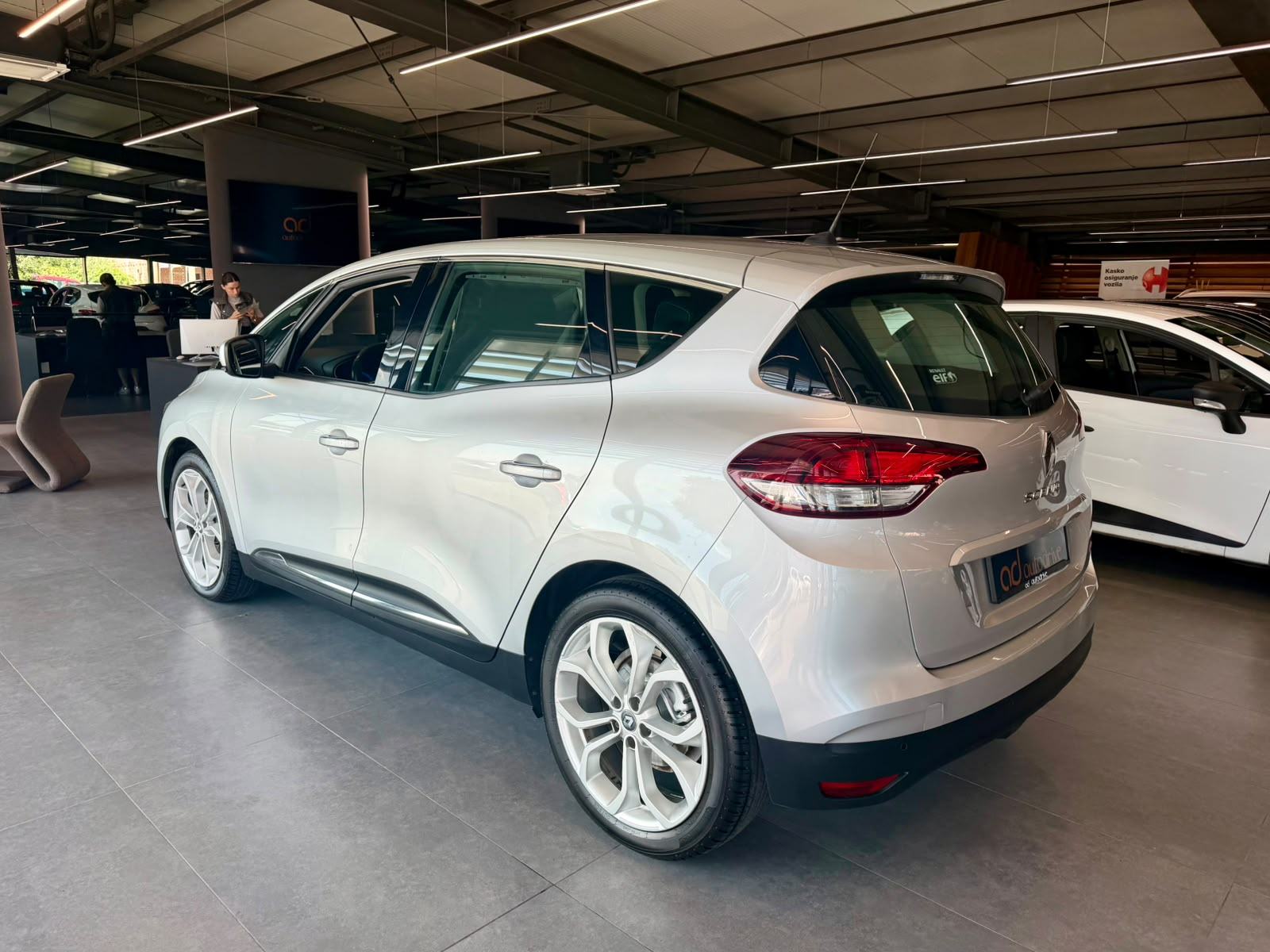 Renault Scenic 1.5 dCi NAVIGACIJA • TEMPOMAT • ALU20" • LEASING, fotografija 5