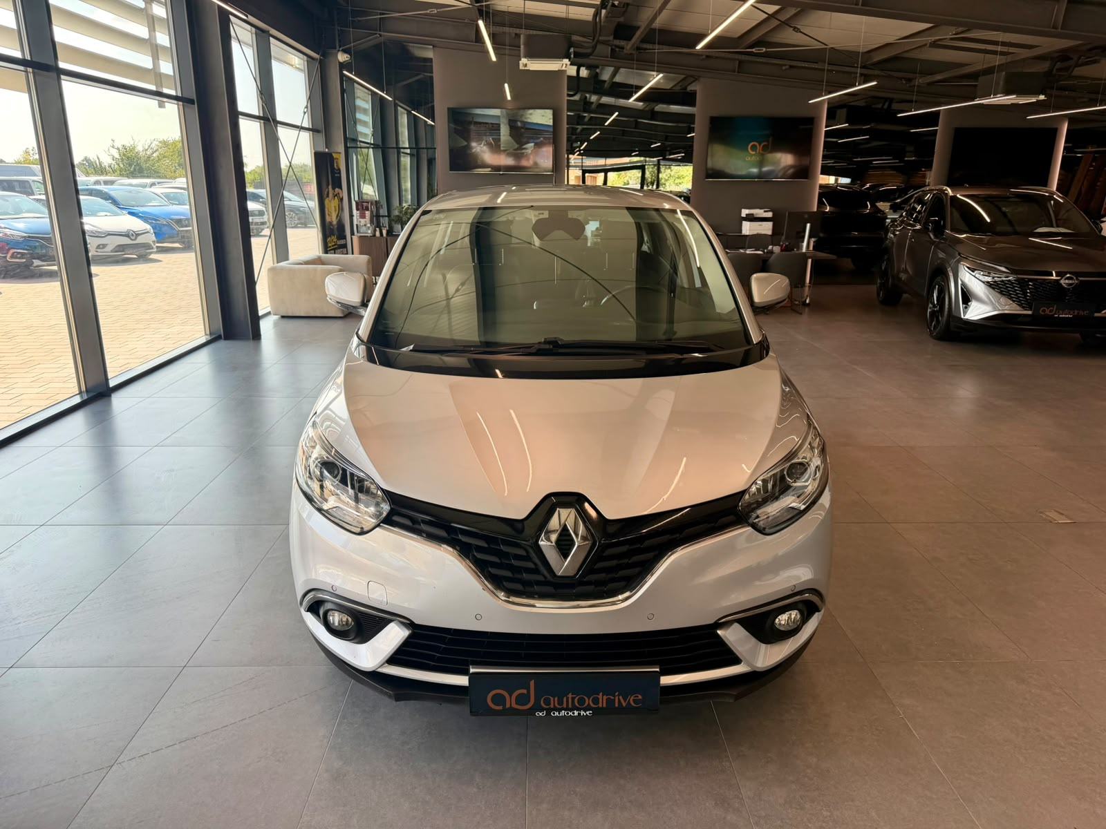 Renault Scenic 1.5 dCi NAVIGACIJA • TEMPOMAT • ALU20" • LEASING, fotografija 3