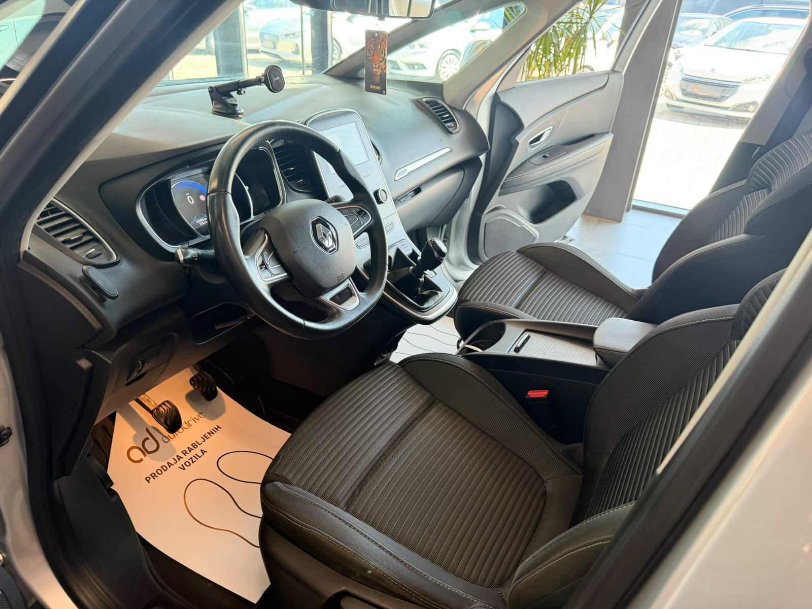 Renault Scenic 1.5 dCi NAVIGACIJA • TEMPOMAT • ALU20" • LEASING, fotografija 12