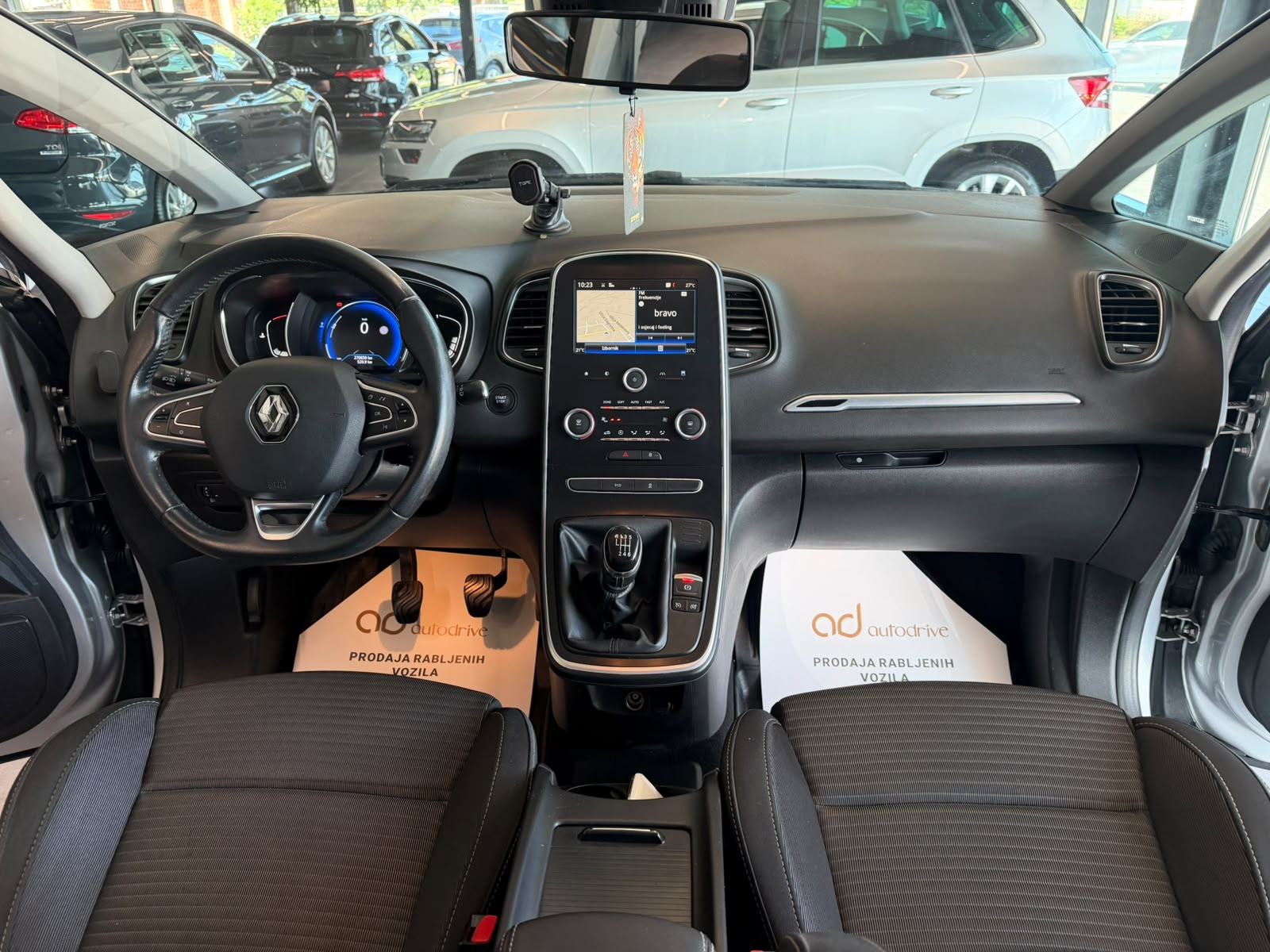 Renault Scenic 1.5 dCi NAVIGACIJA • TEMPOMAT • ALU20" • LEASING, fotografija 15
