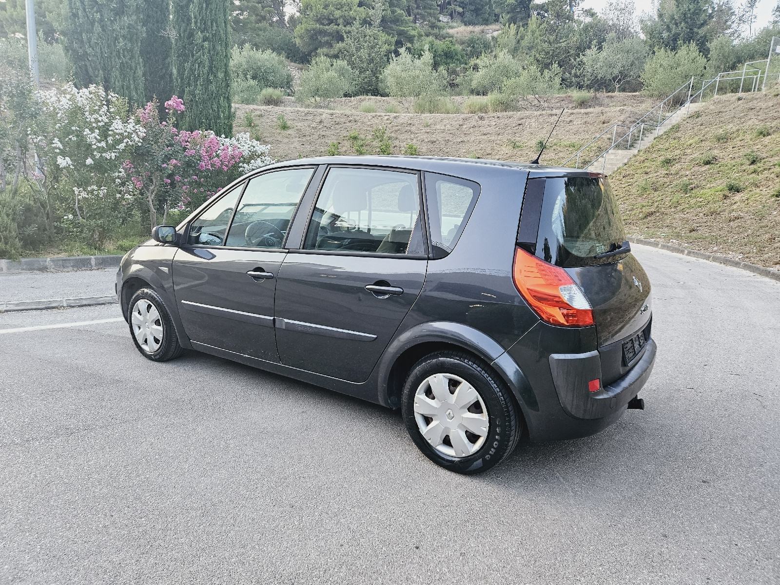 Renault Scenic 1,5 dCi, fotografija 4