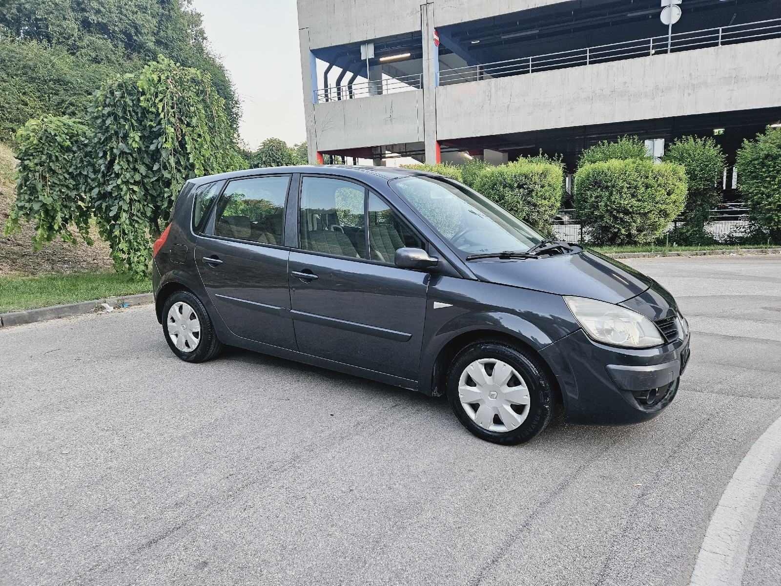 Renault Scenic 1,5 dCi, fotografija 11