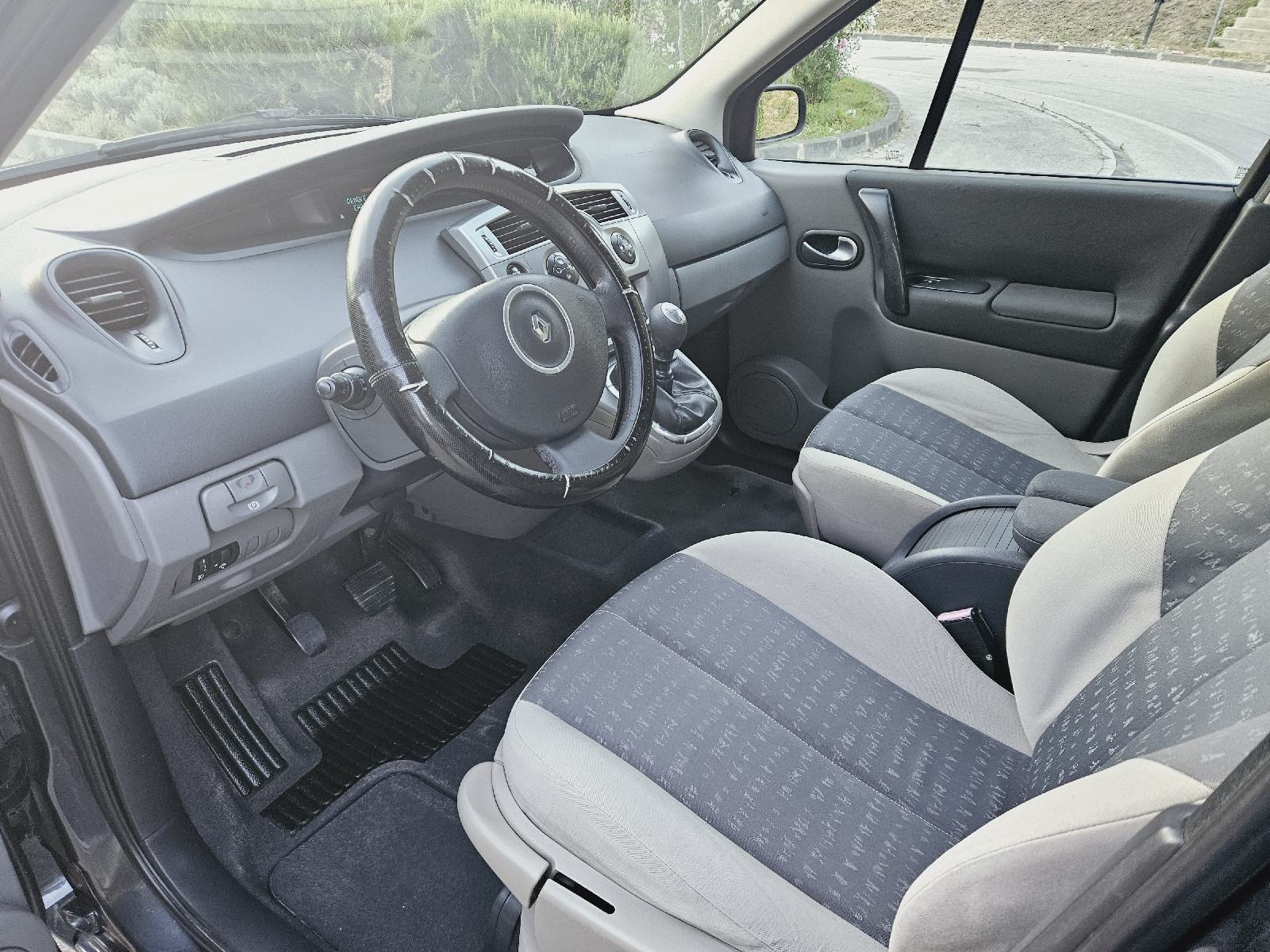 Renault Scenic 1,5 dCi, fotografija 14