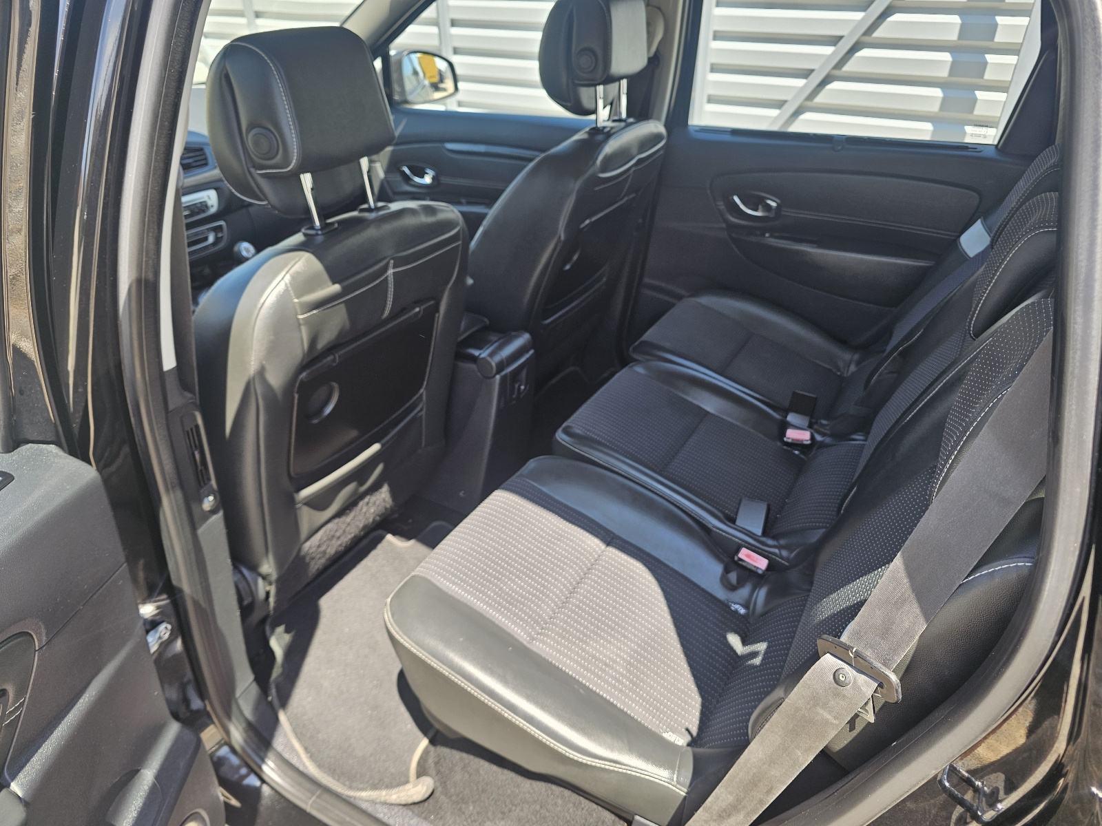 Renault Scenic 1,5 dCi =KLIMA= NAVIGACIJA= DOBAR AUTO= KARTICE-36, fotografija 4
