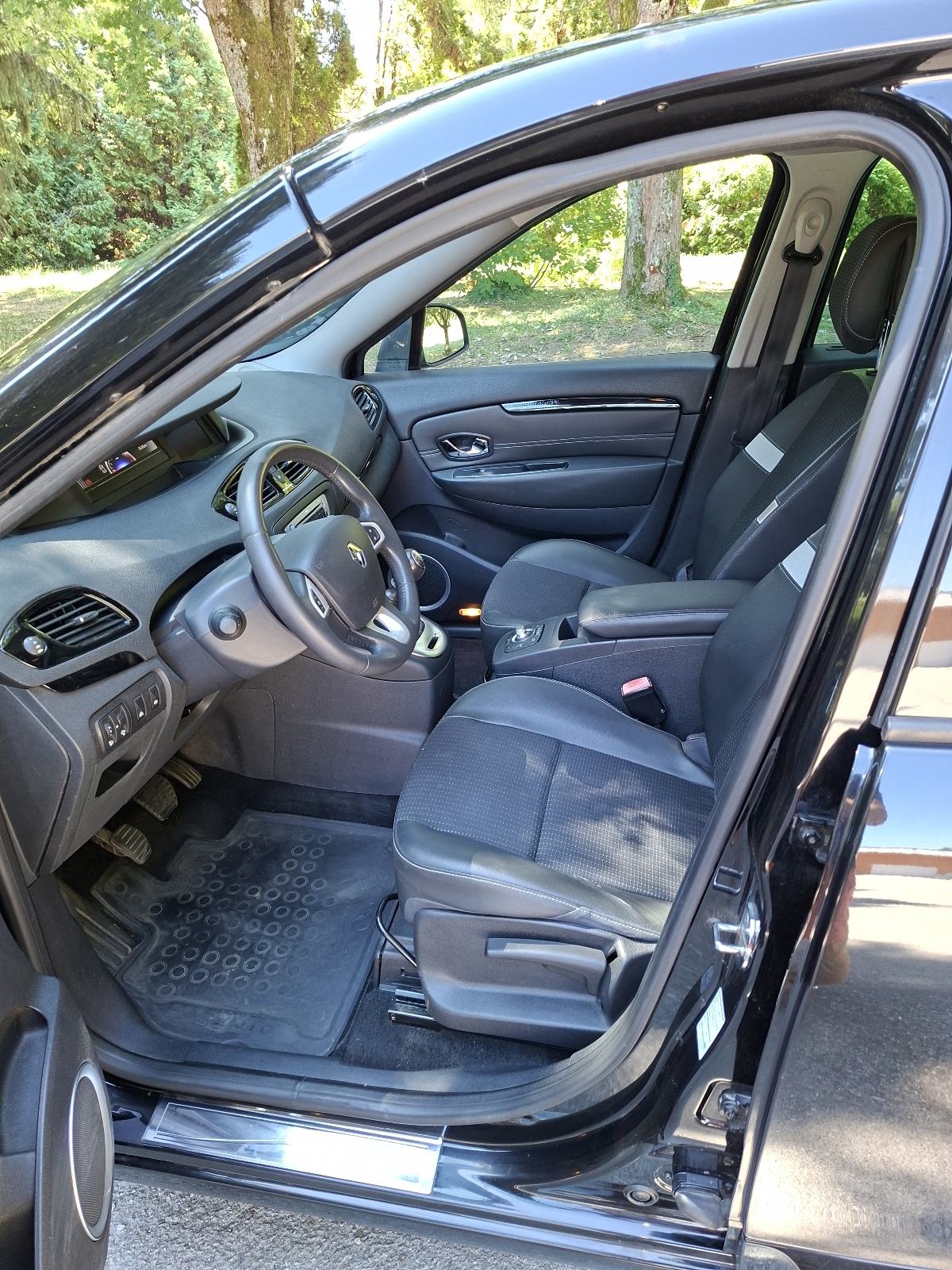 Renault Scénic 1.5 dCi 110 KS, 6 brzina, Dynamique, TomTom – reg. 02/2, fotografija 6