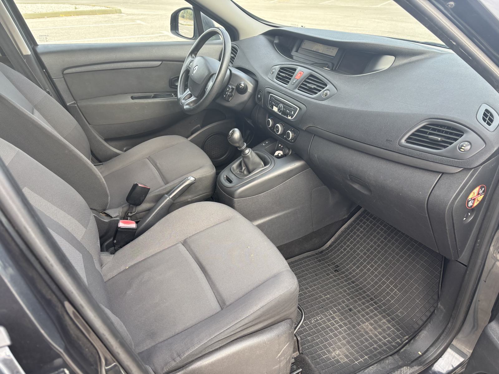 Renault Scenic 1,5 dCi, fotografija 11