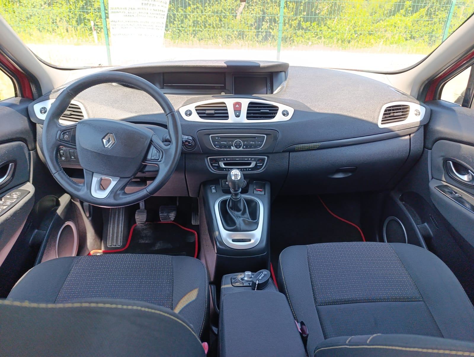 Renault Scenic 1,5 dCi X-MOD, fotografija 8