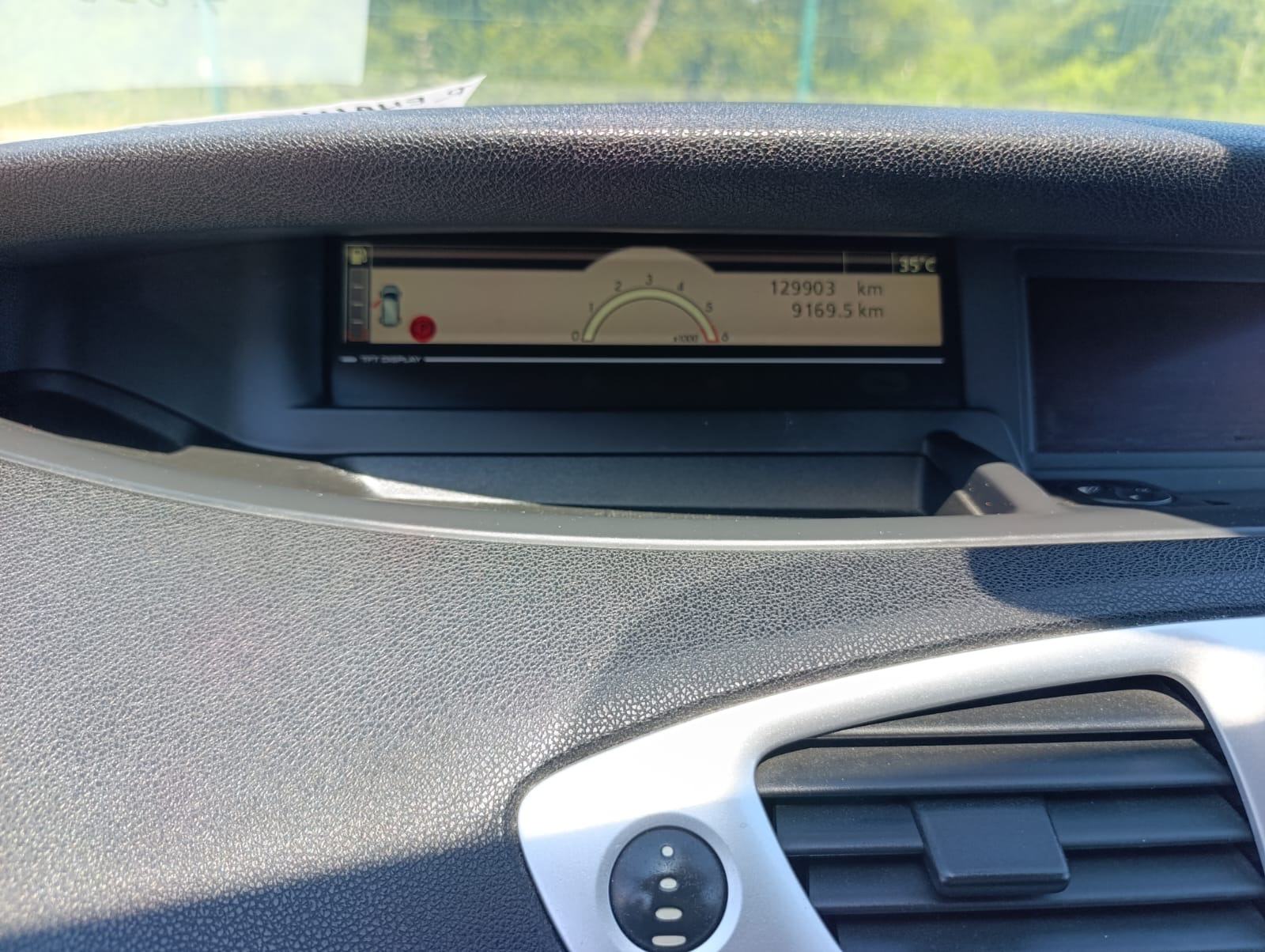 Renault Scenic 1,5 dCi X-MOD, fotografija 9
