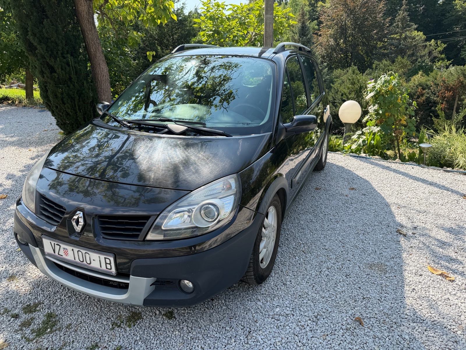 Renault Scenic 1,9 dCi, pogled izvana - slika 1