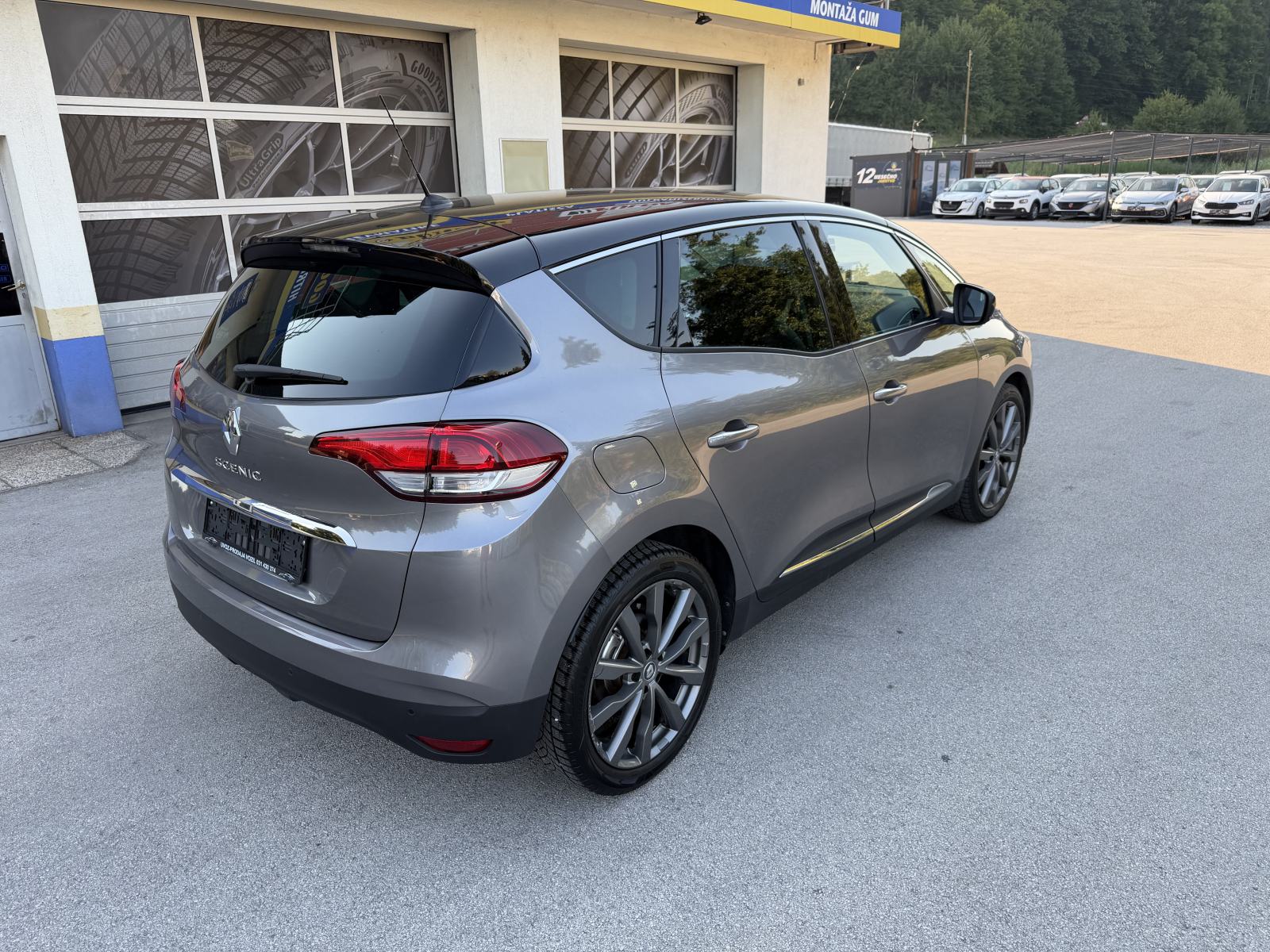Renault Scenic dCi 110-AUT.-SAMO 38.500KM-BOSE-NAVI-ALU-PDC-KAO NOV-, fotografija 3