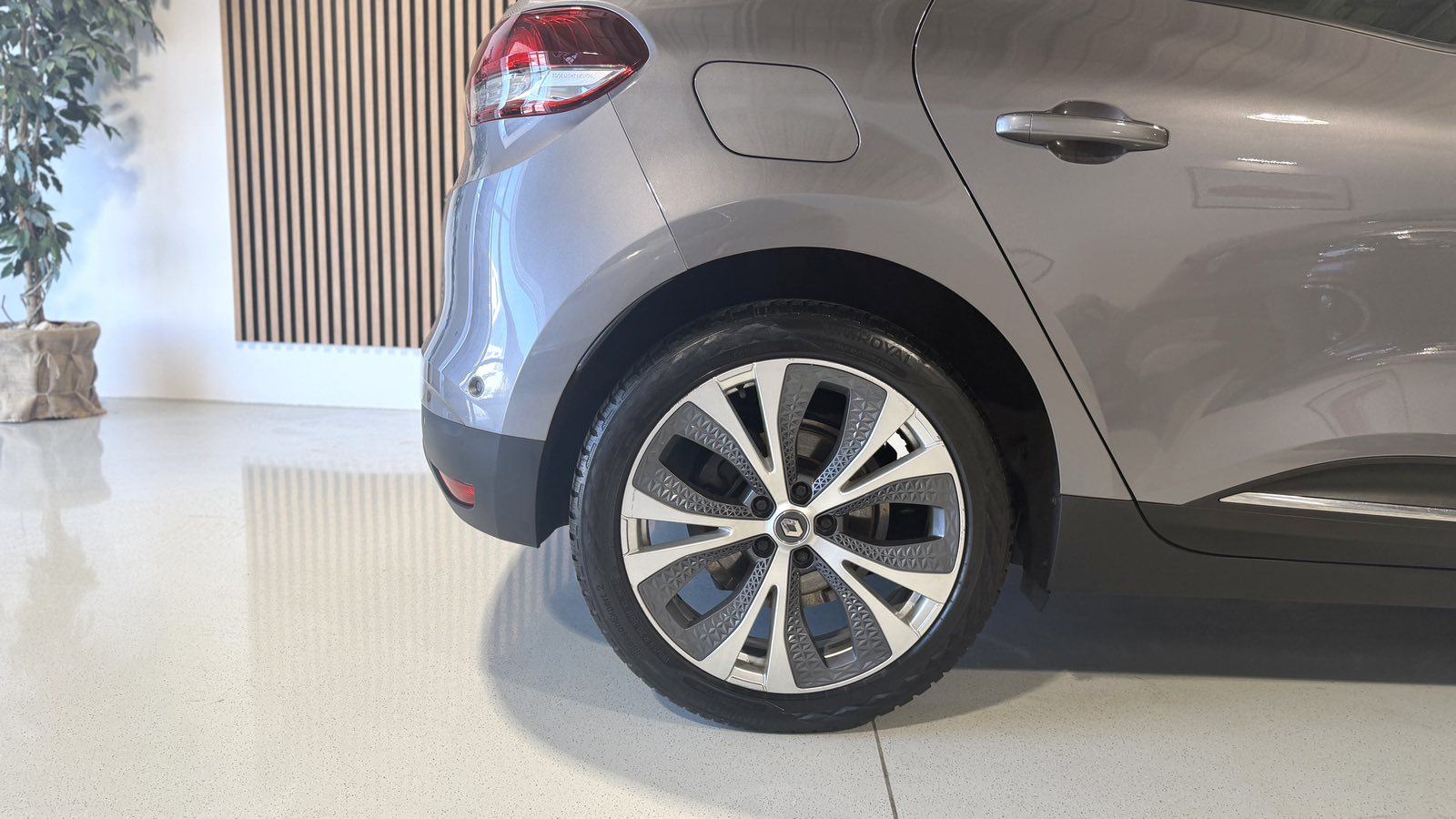 Renault Scenic dCi 130 *MASAŽA - VIRTUAL - KAMERA - LED -12 MJ JAMSTVO, fotografija 9