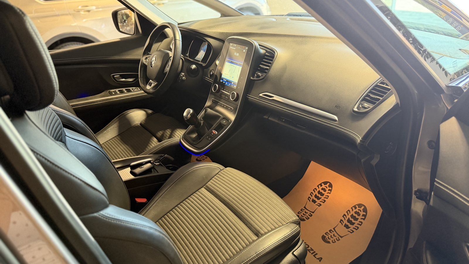Renault Scenic dCi 130 *MASAŽA - VIRTUAL - KAMERA - LED -12 MJ JAMSTVO, fotografija 16