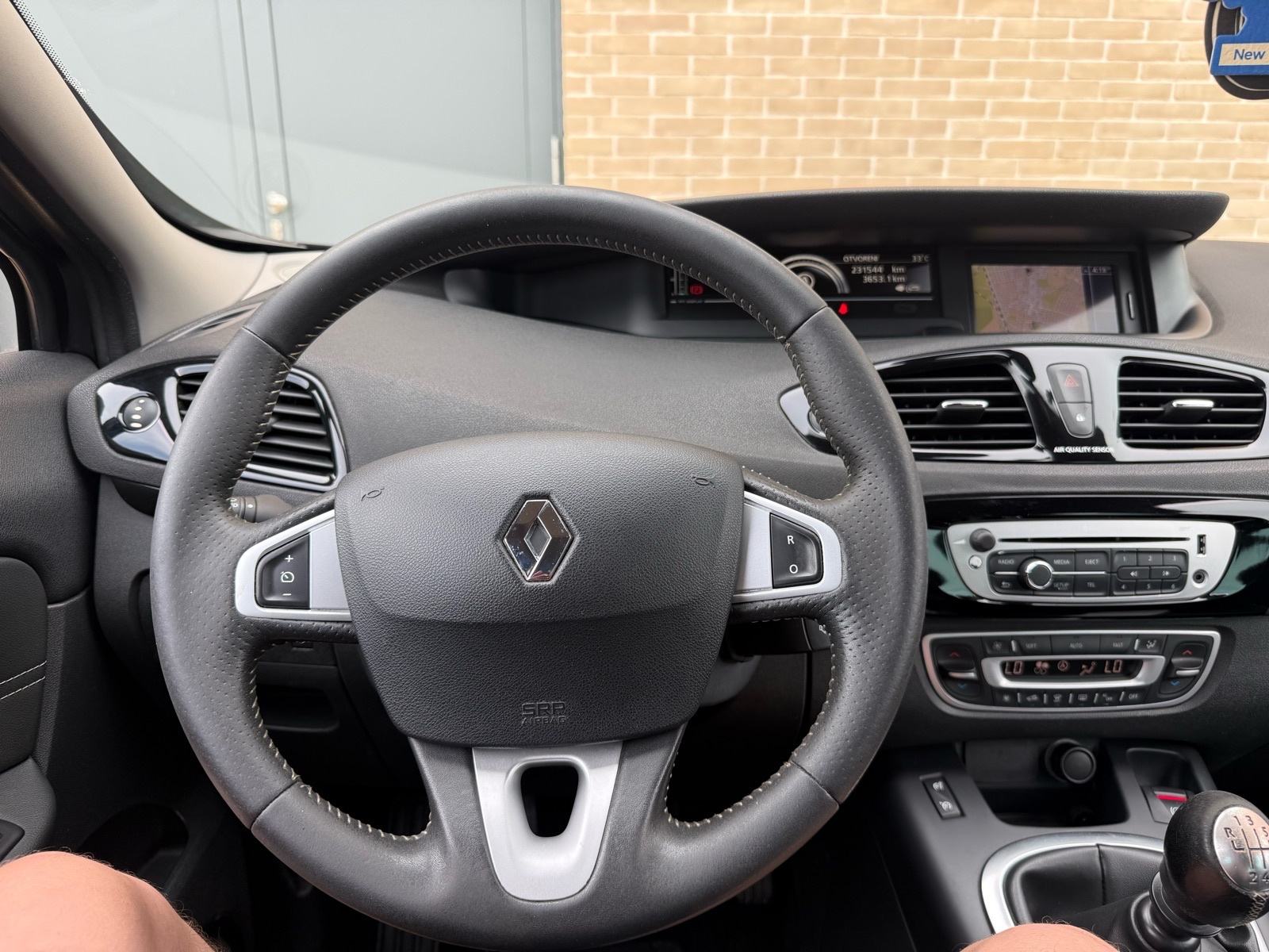 Renault Scenic 1.6 dci•BOSE•NAVIGACIJA•ODLIČAN•, fotografija 14