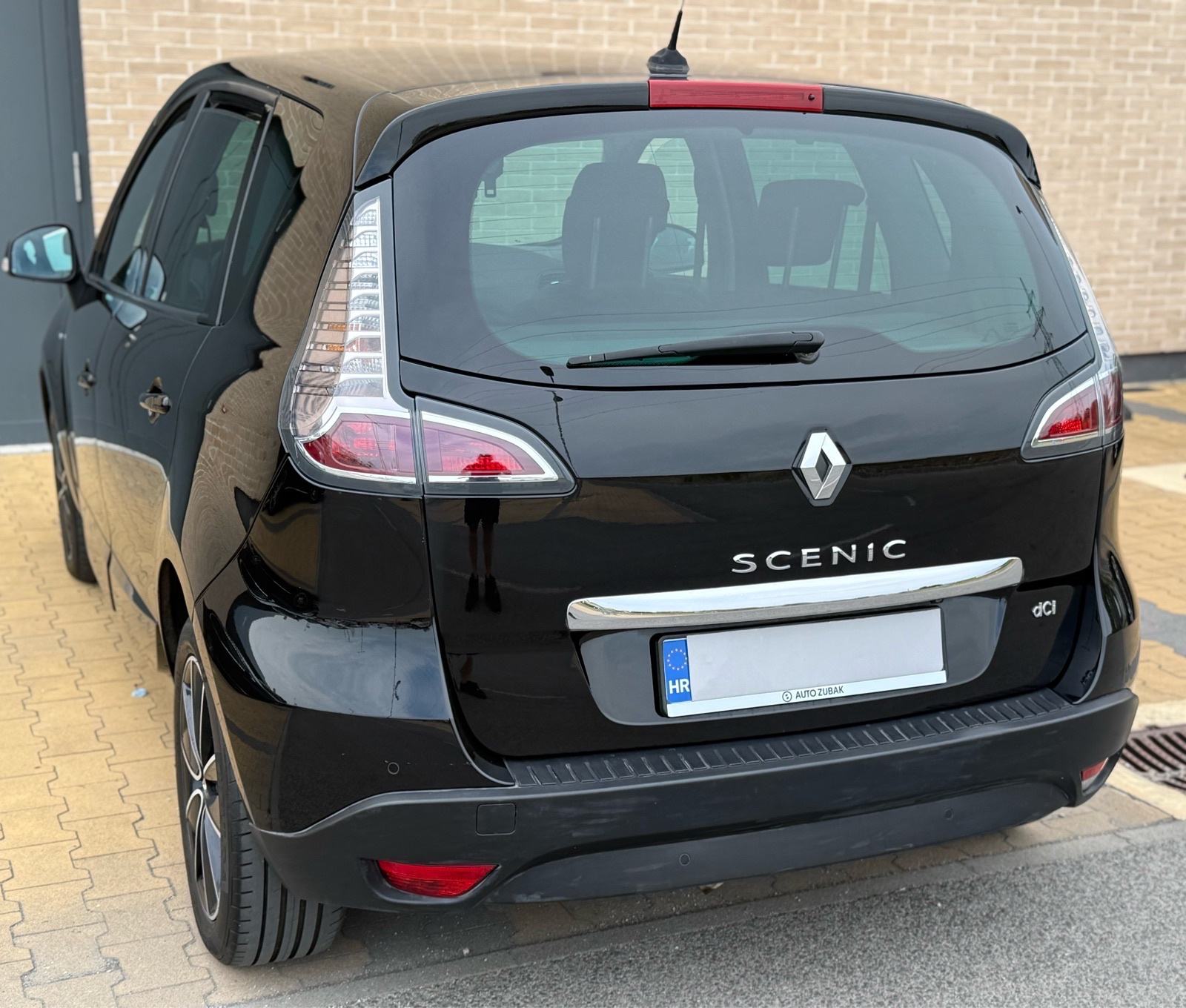 Renault Scenic 1.6 dci•BOSE•NAVIGACIJA•ODLIČAN•, fotografija 10
