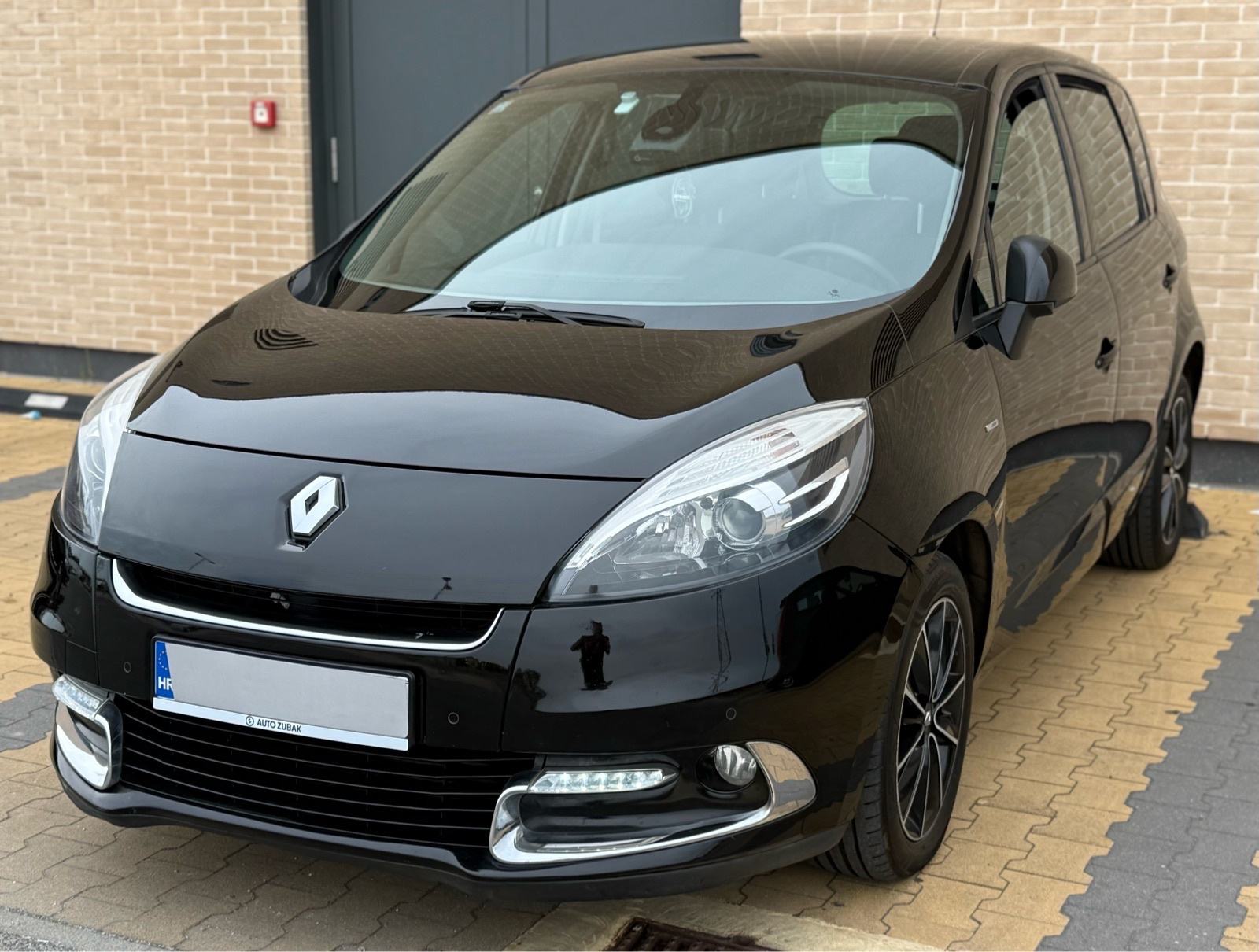 Renault Scenic 1.6 dci•BOSE•NAVIGACIJA•ODLIČAN•, fotografija 2