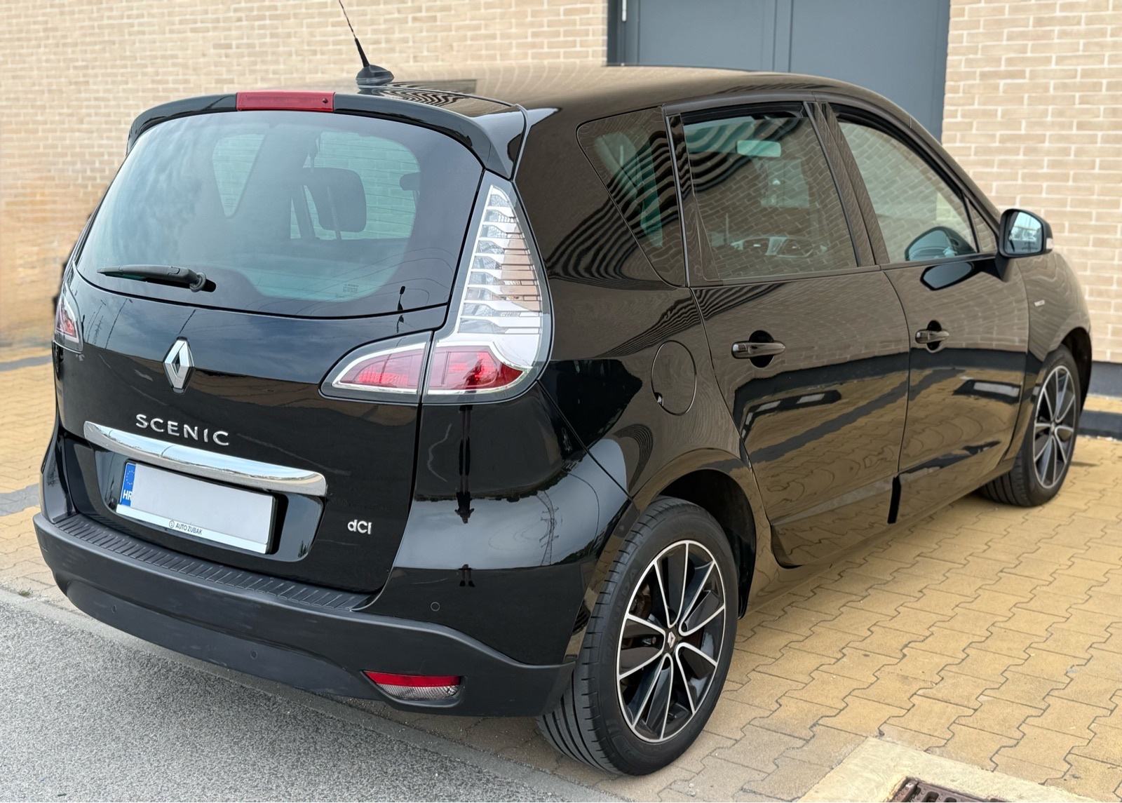 Renault Scenic 1.6 dci•BOSE•NAVIGACIJA•ODLIČAN•, fotografija 8