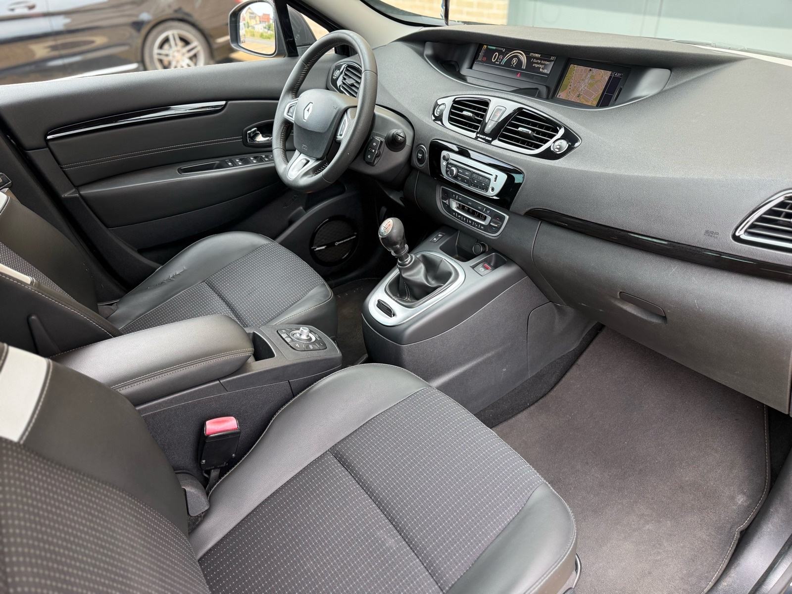 Renault Scenic 1.6 dci•BOSE•NAVIGACIJA•ODLIČAN•, fotografija 16