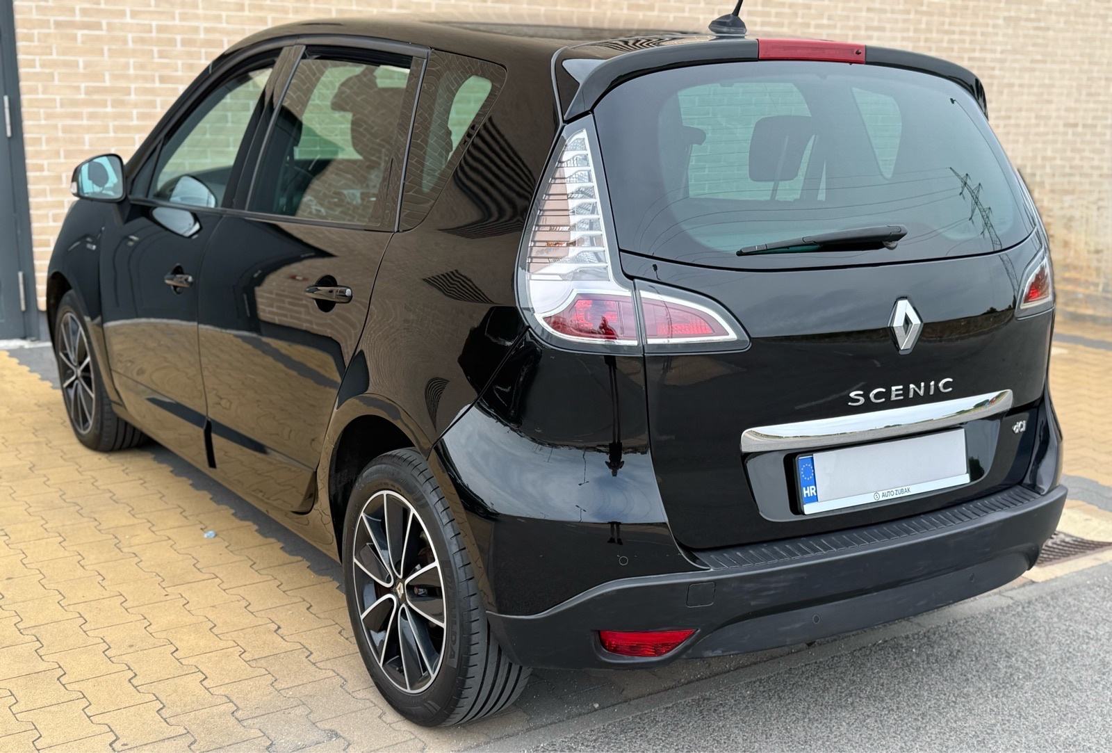 Renault Scenic 1.6 dci•BOSE•NAVIGACIJA•ODLIČAN•, fotografija 11