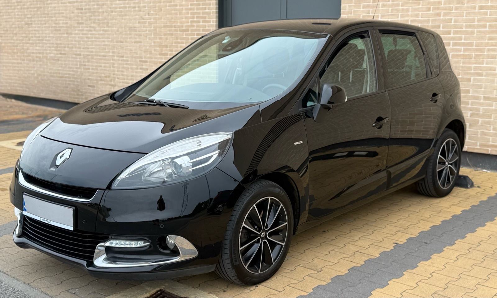 Renault Scenic 1.6 dci•BOSE•NAVIGACIJA•ODLIČAN•, fotografija 13