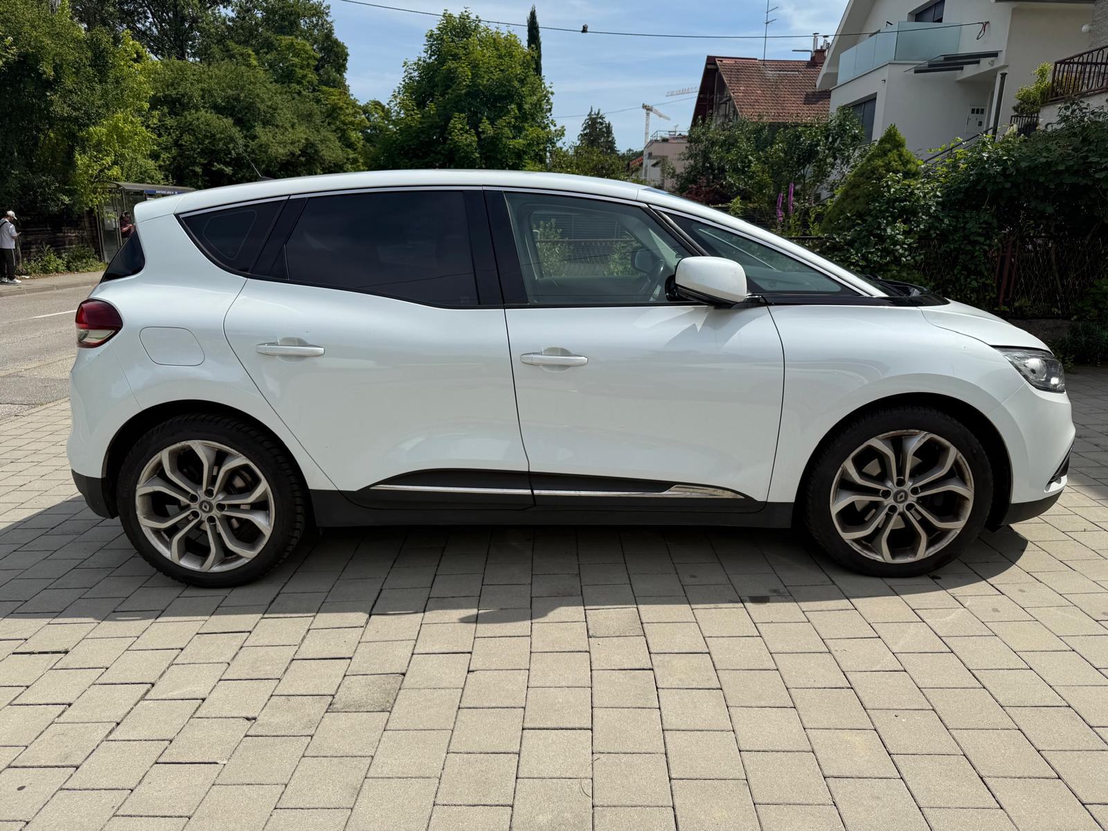 Renault Scenic dCi 160 automatik, fotografija 2