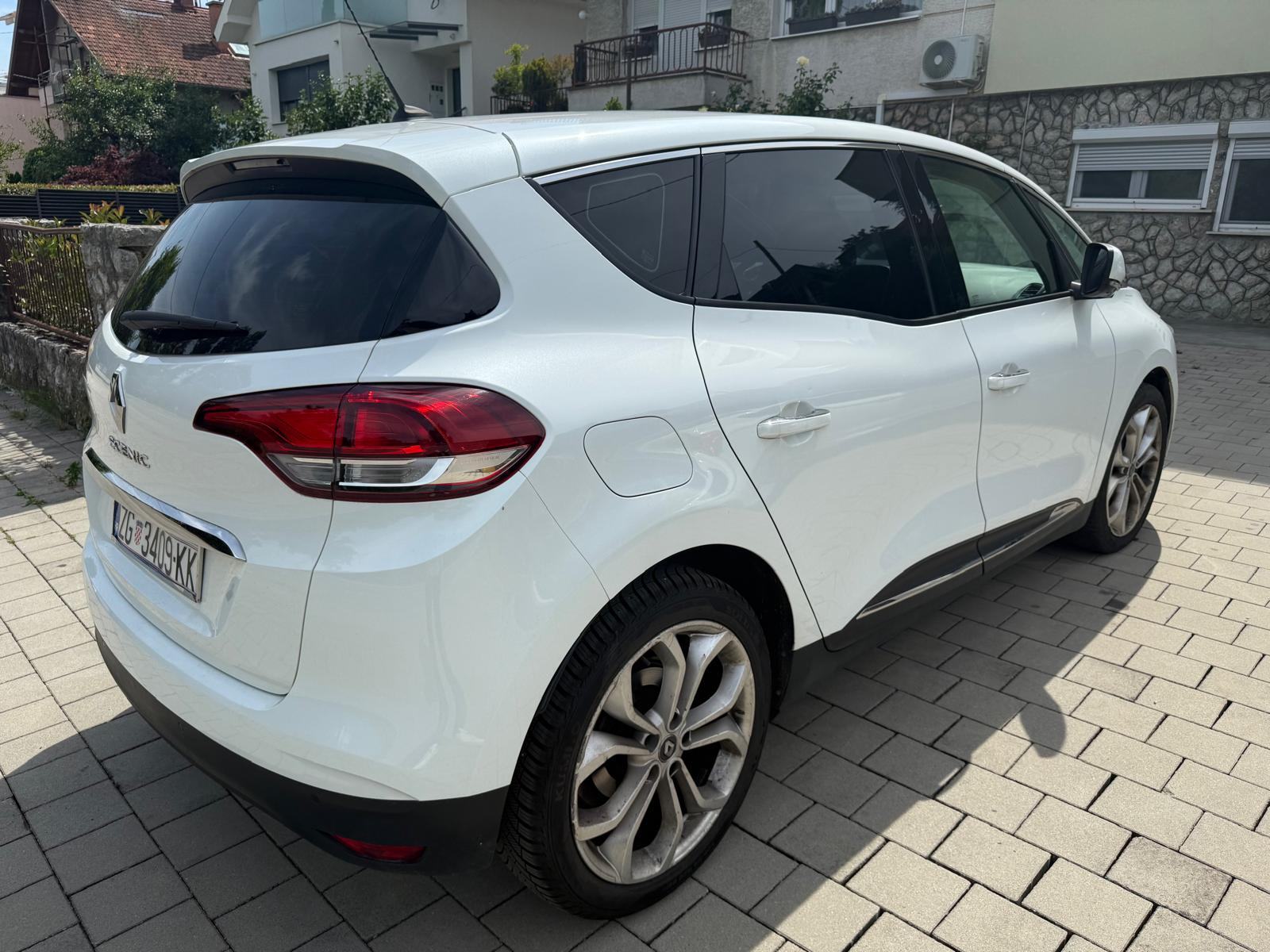 Renault Scenic dCi 160 automatik, fotografija 3