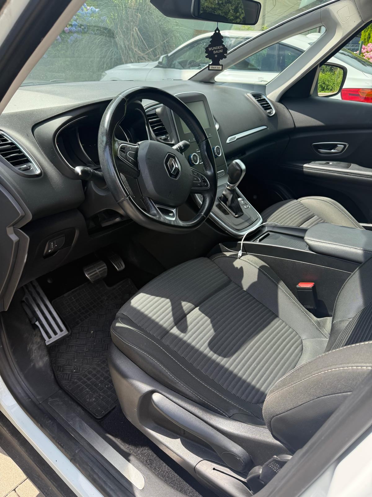 Renault Scenic dCi 160 automatik, fotografija 9