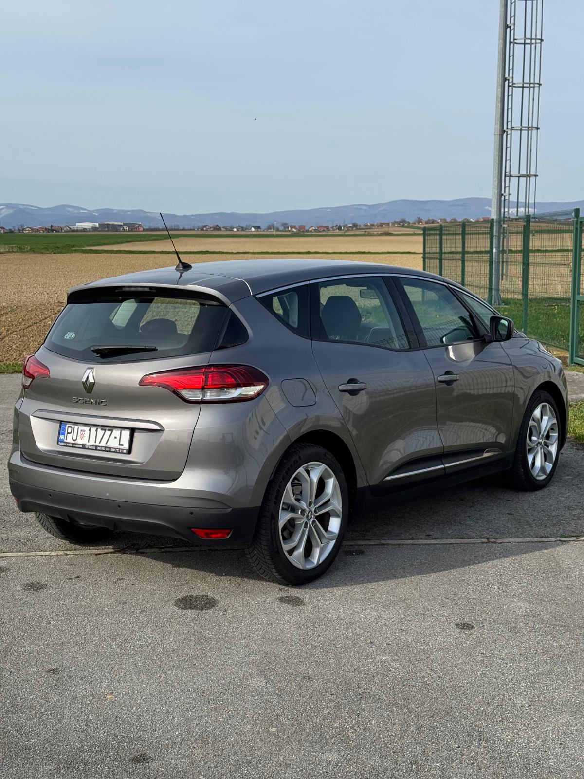 Renault Scenic TCe 130, 54 000km, fotografija 3