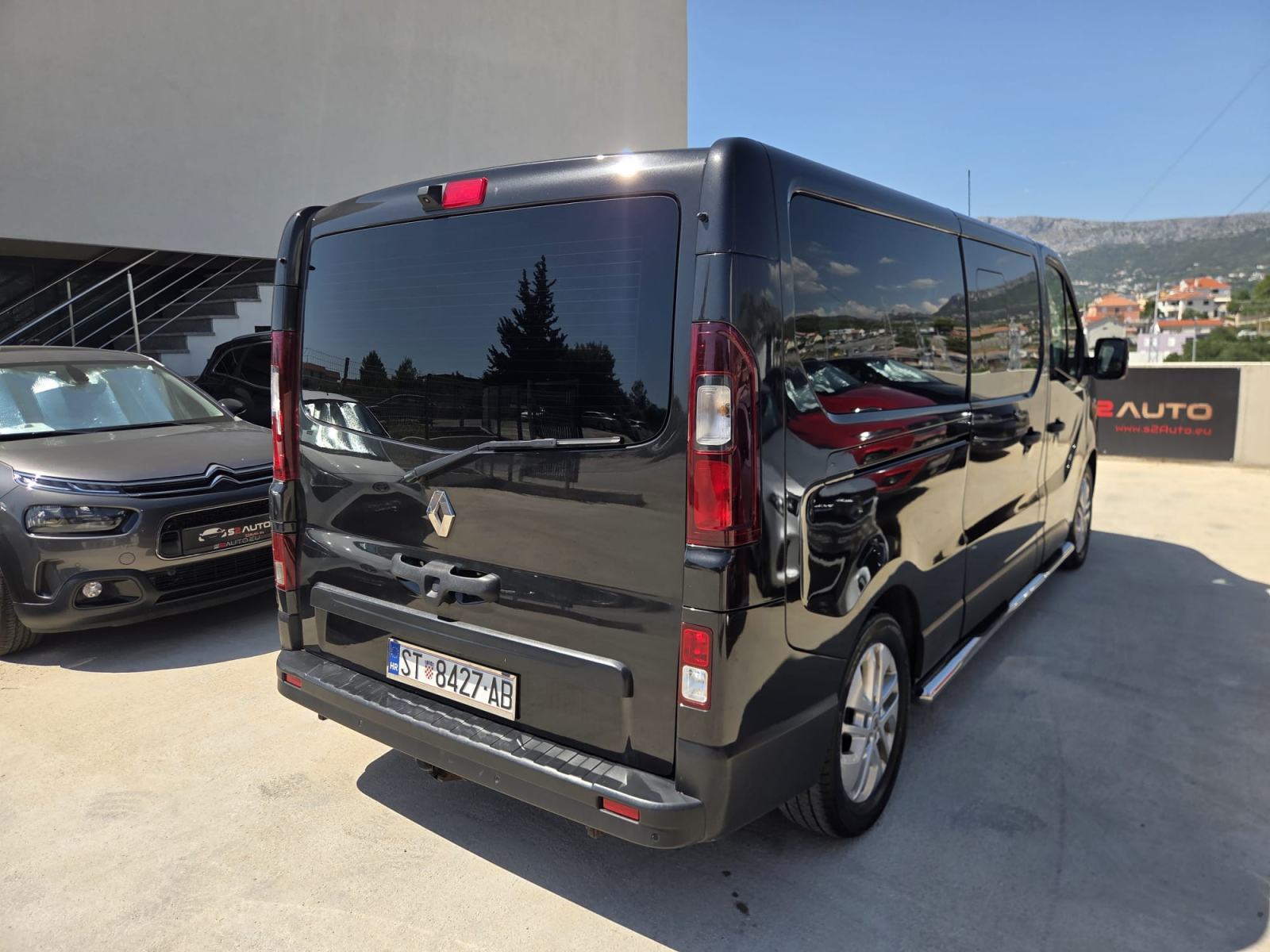 Renault Trafic 1.6 dCi 107kW 8+1 Sjedala, 12800€ + PDV, fotografija 3