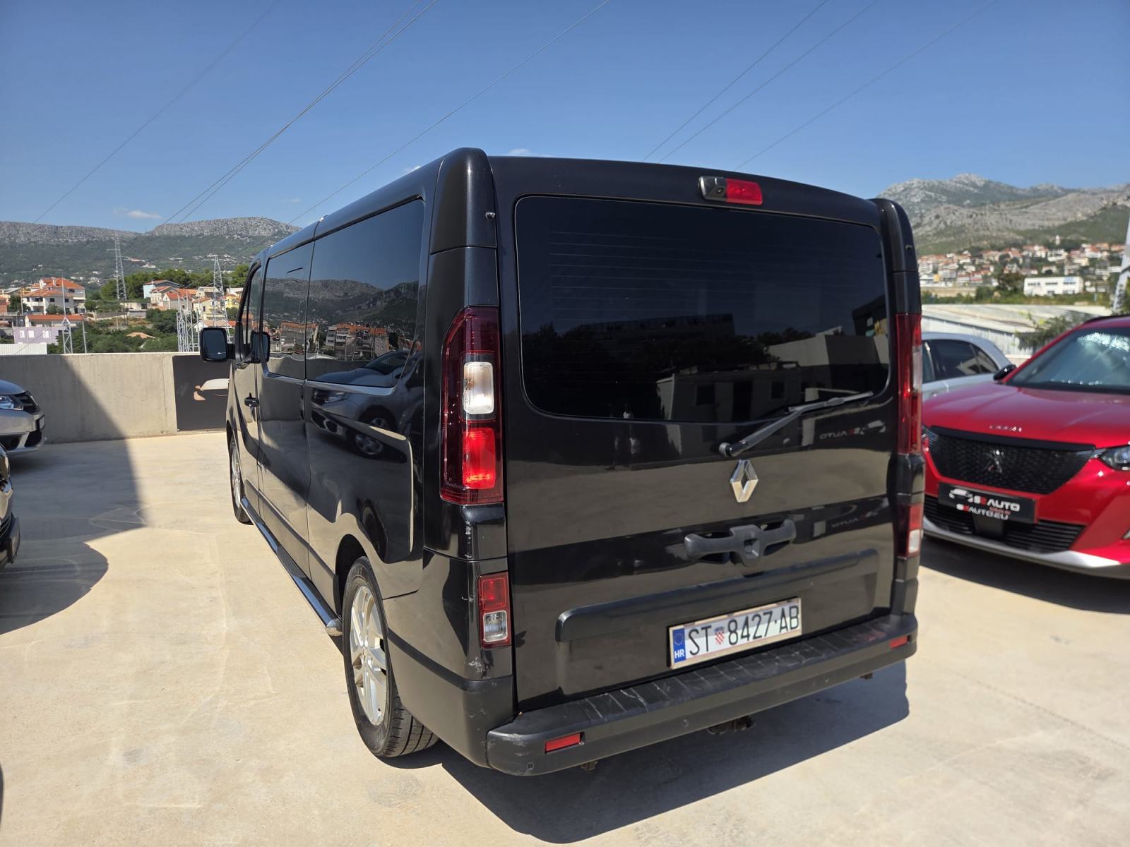 Renault Trafic 1.6 dCi 107kW 8+1 Sjedala, 12800€ + PDV, fotografija 4