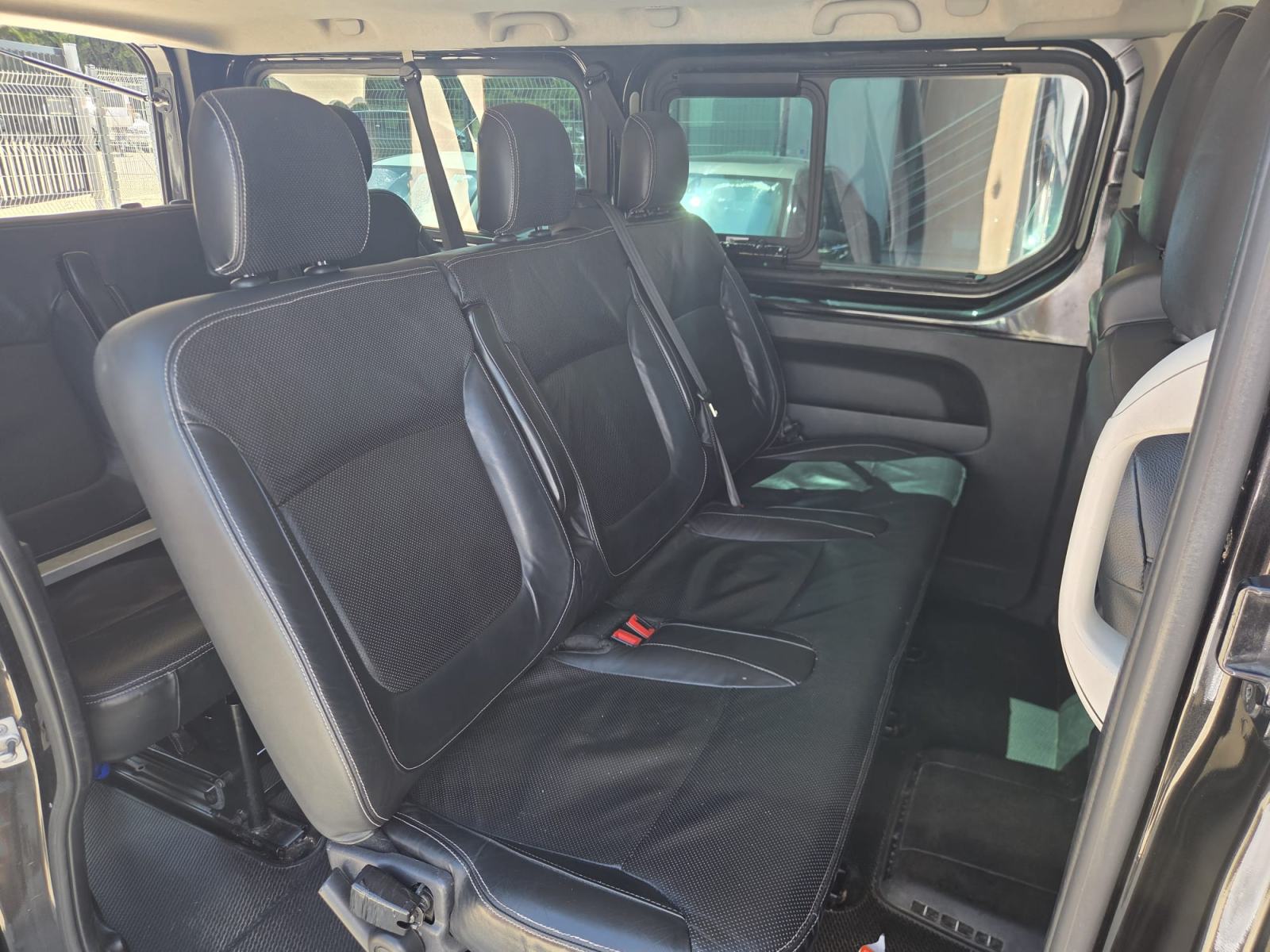 Renault Trafic 1.6 dCi 107kW 8+1 Sjedala, 12800€ + PDV, fotografija 7