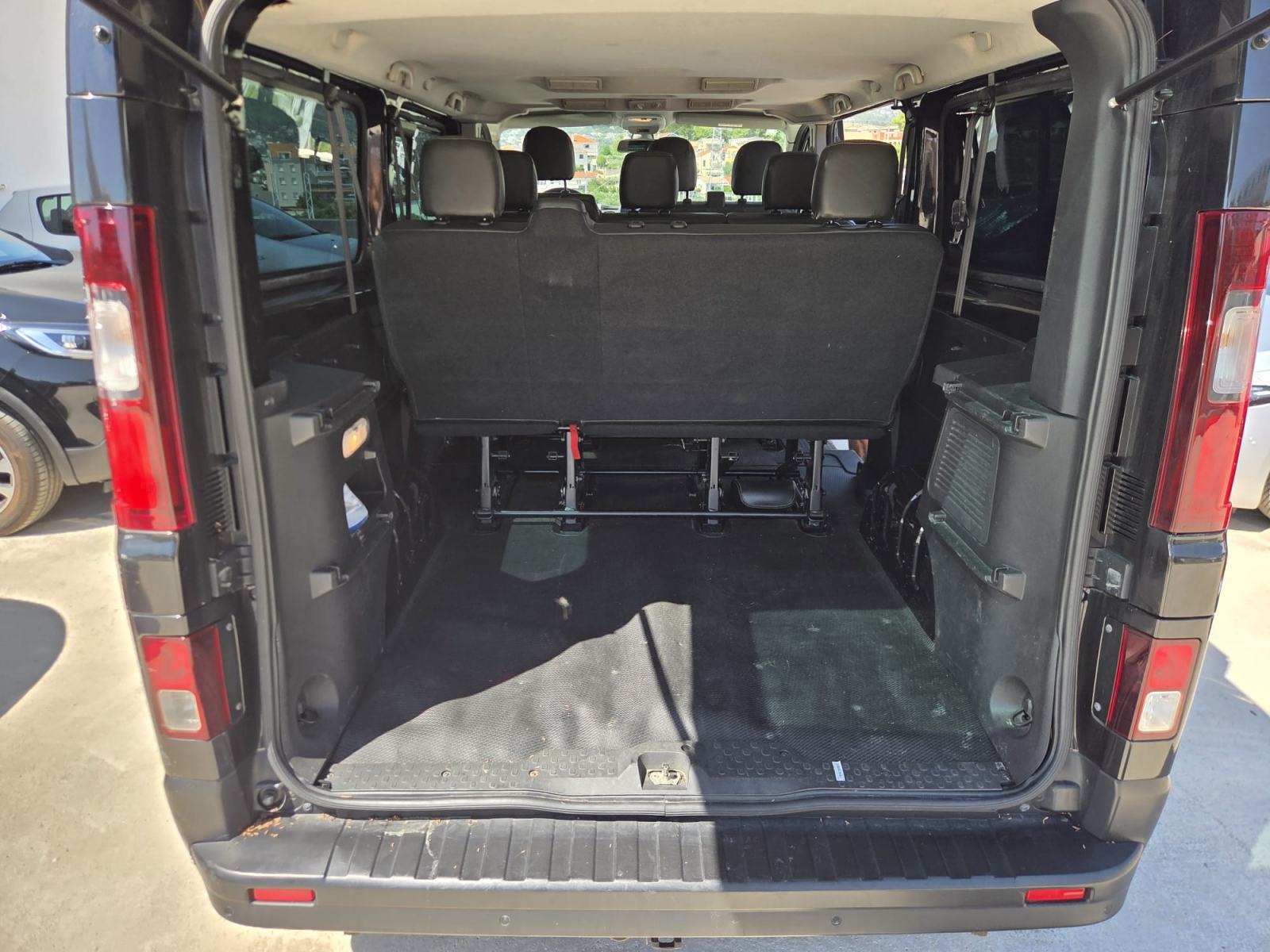 Renault Trafic 1.6 dCi 107kW 8+1 Sjedala, 12800€ + PDV, fotografija 16