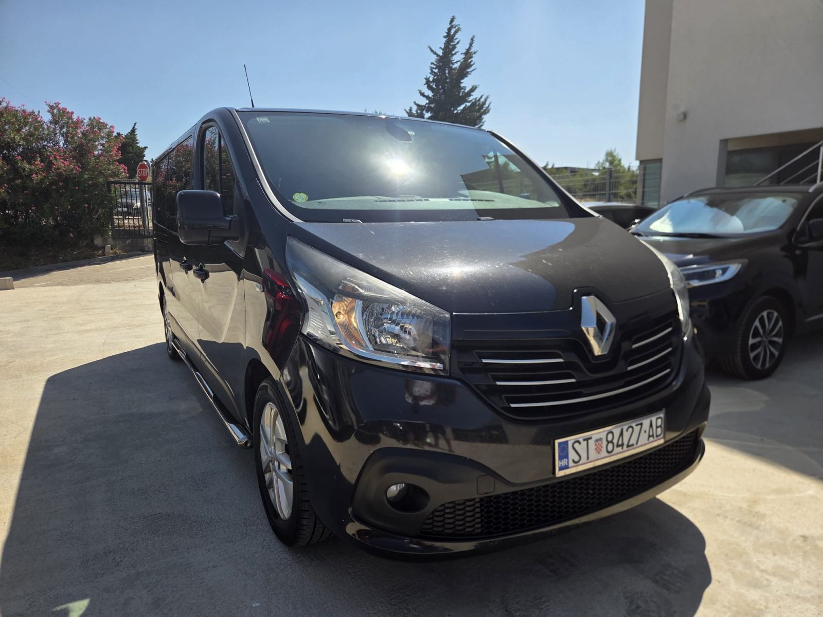 Renault Trafic 1.6 dCi 107kW 8+1 Sjedala, 12800€ + PDV, fotografija 2