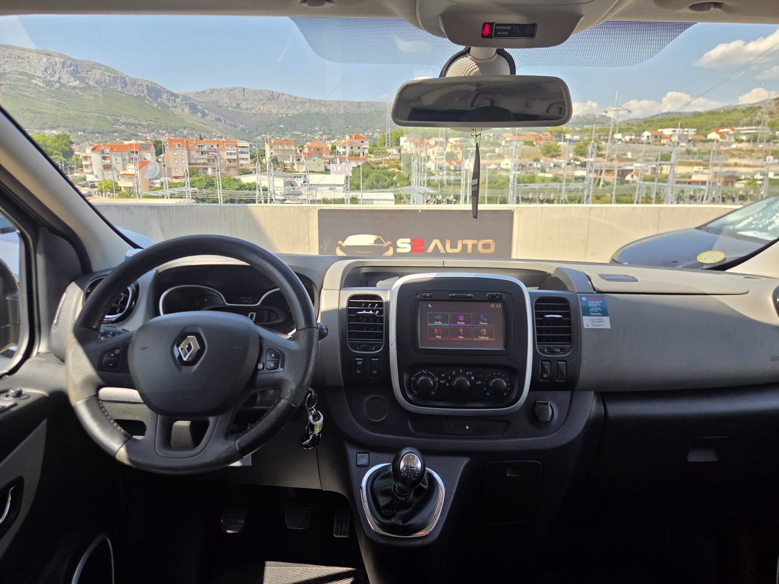 Renault Trafic 1.6 dCi 107kW 8+1 Sjedala, 12800€ + PDV, fotografija 9