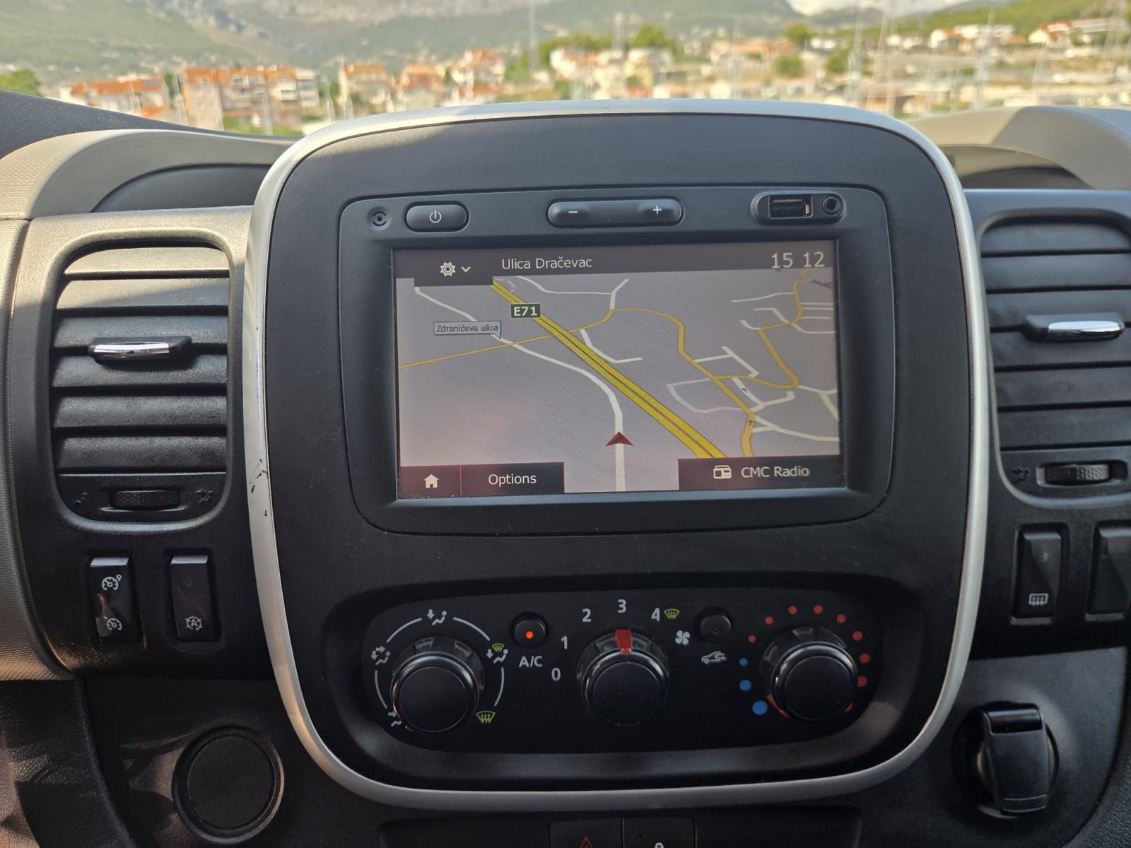 Renault Trafic 1.6 dCi 107kW 8+1 Sjedala, 12800€ + PDV, fotografija 10