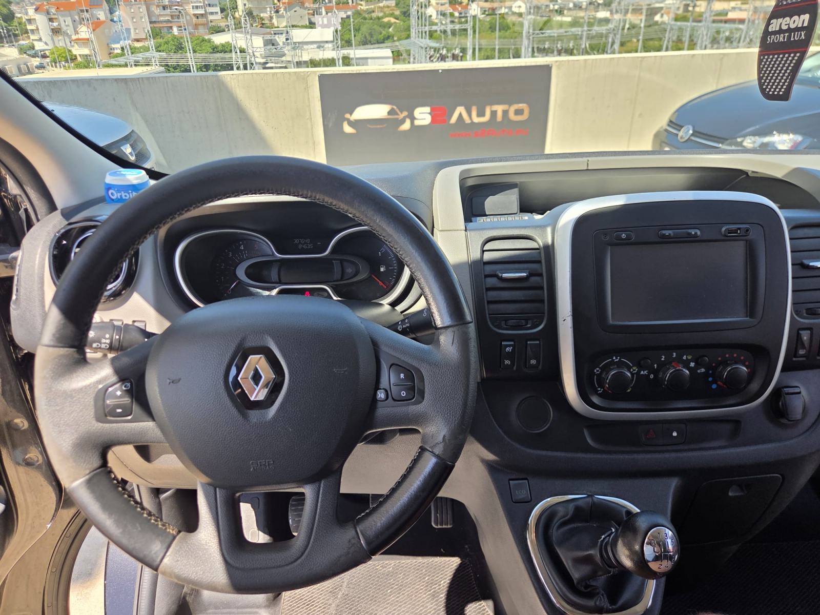 Renault Trafic 1.6 dCi 107kW 8+1 Sjedala, 12800€ + PDV, fotografija 14