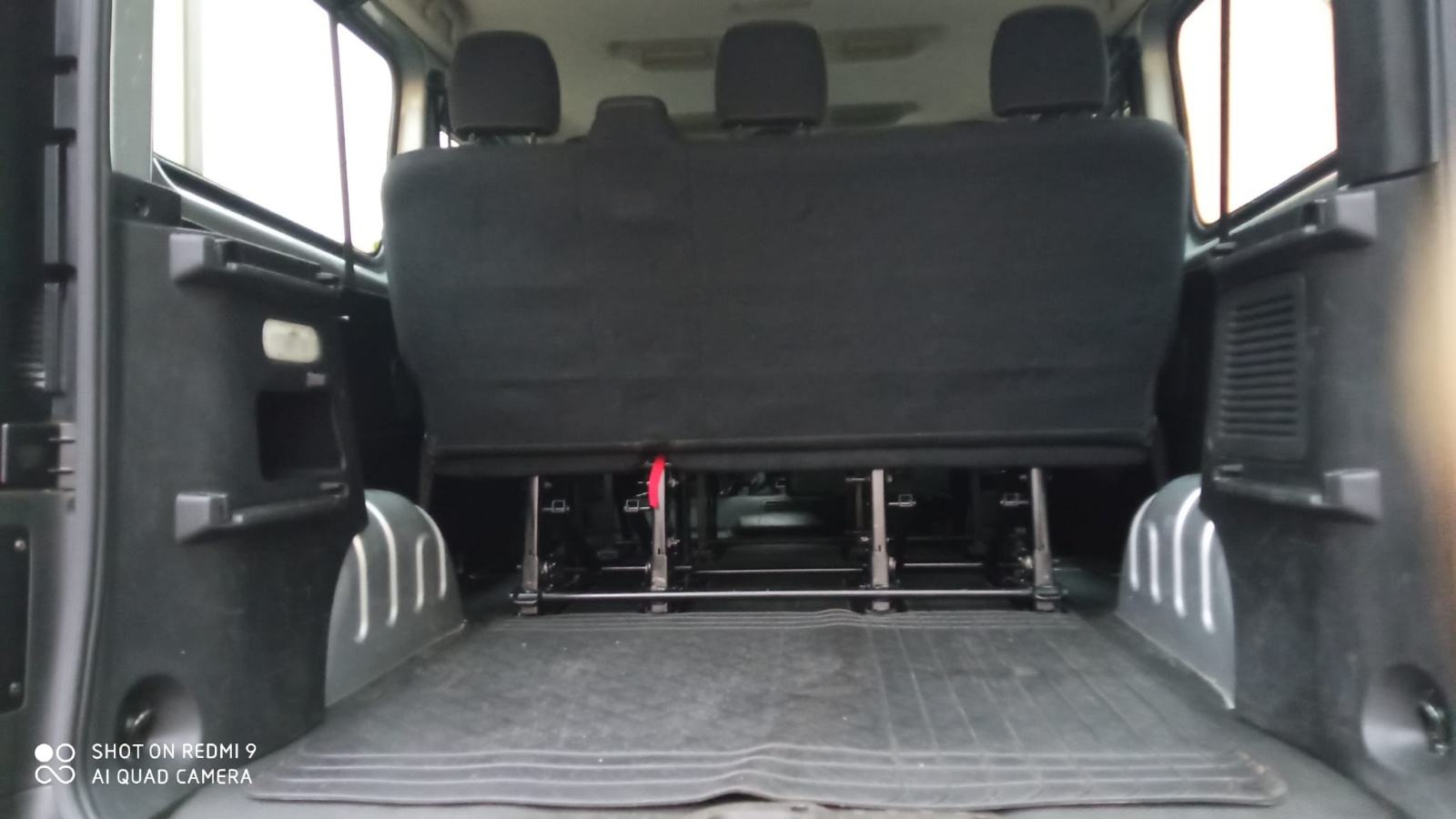 Renault Trafic 1,6 dCi, 125 produženi, 8+1, fotografija 14